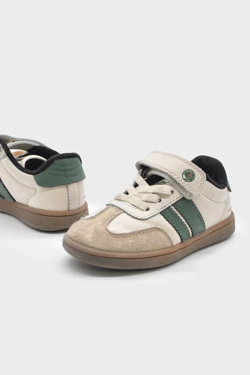 Детские кроссовки