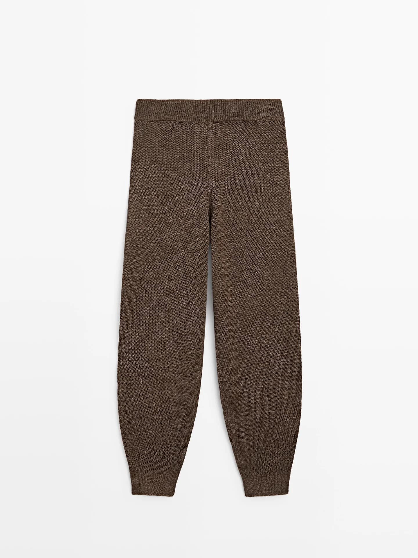 Трикотажные брюки объемного кроя для создания целостного образа. - фото 2