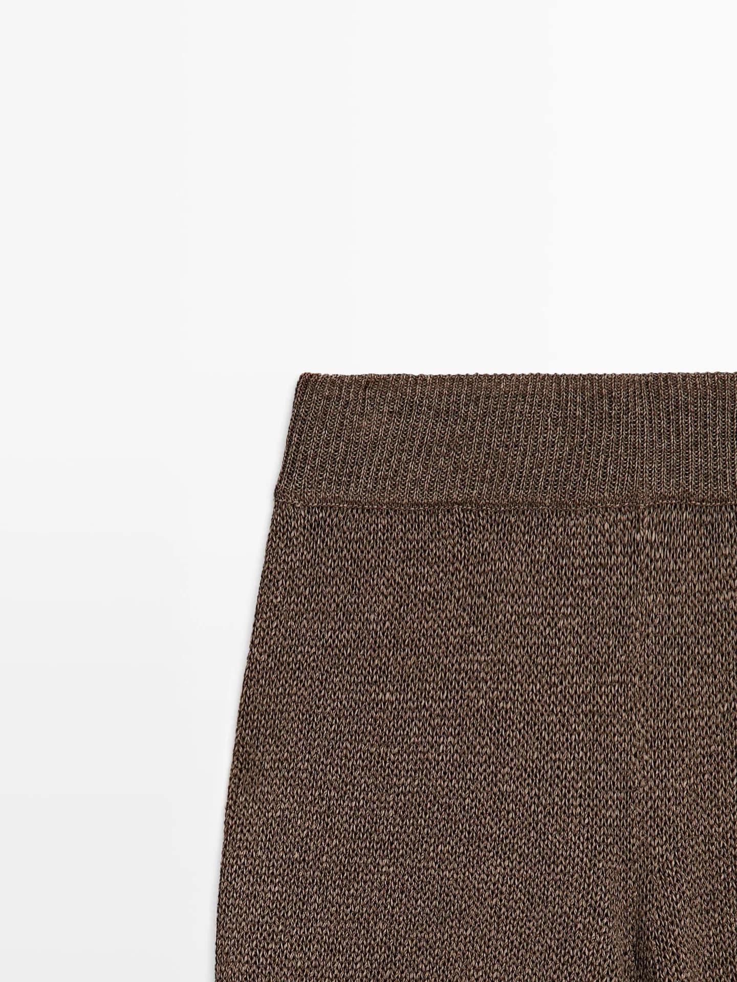 Трикотажные брюки объемного кроя для создания целостного образа. - фото 7