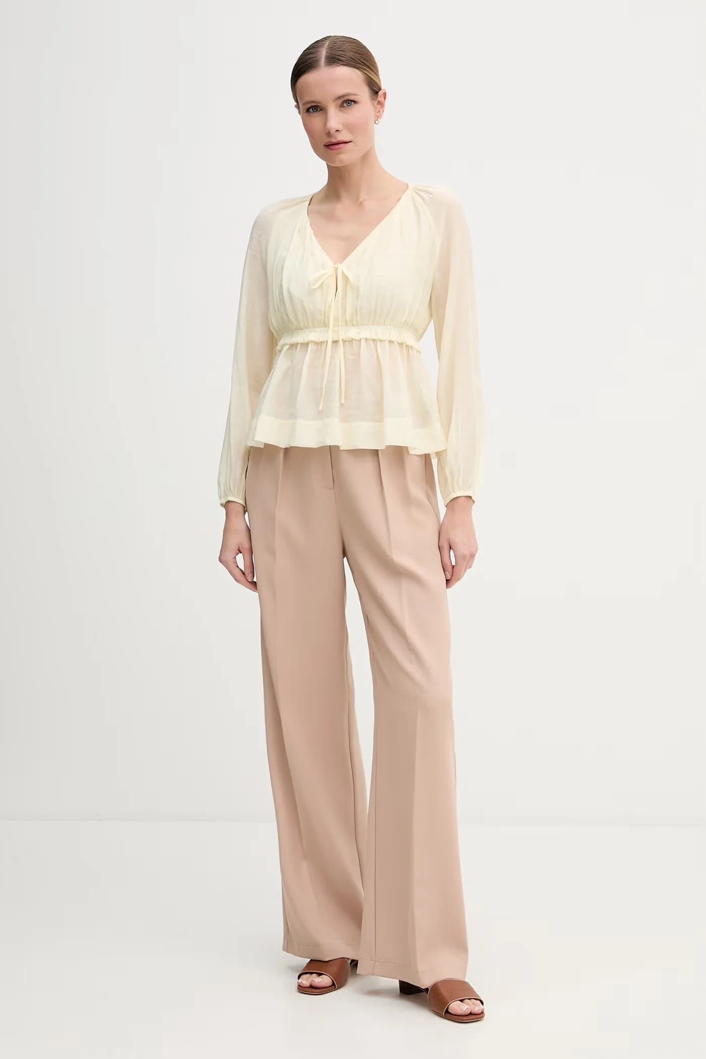 Женская блузка с вискозой - фото 2