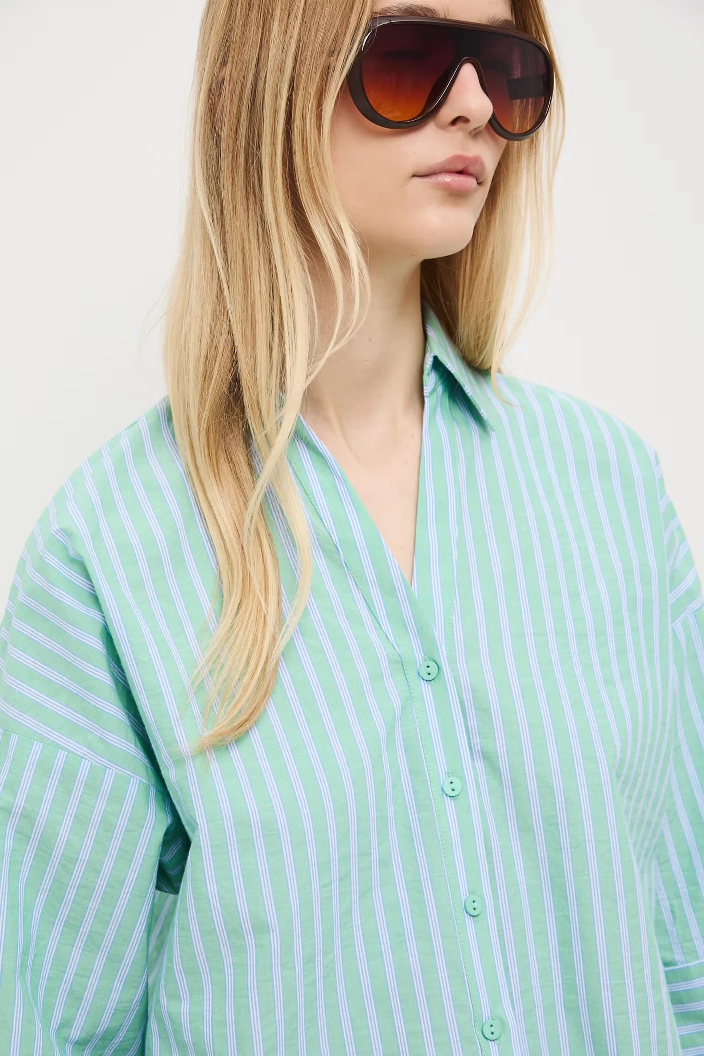 Женская хлопковая рубашка с эластаном - фото 4