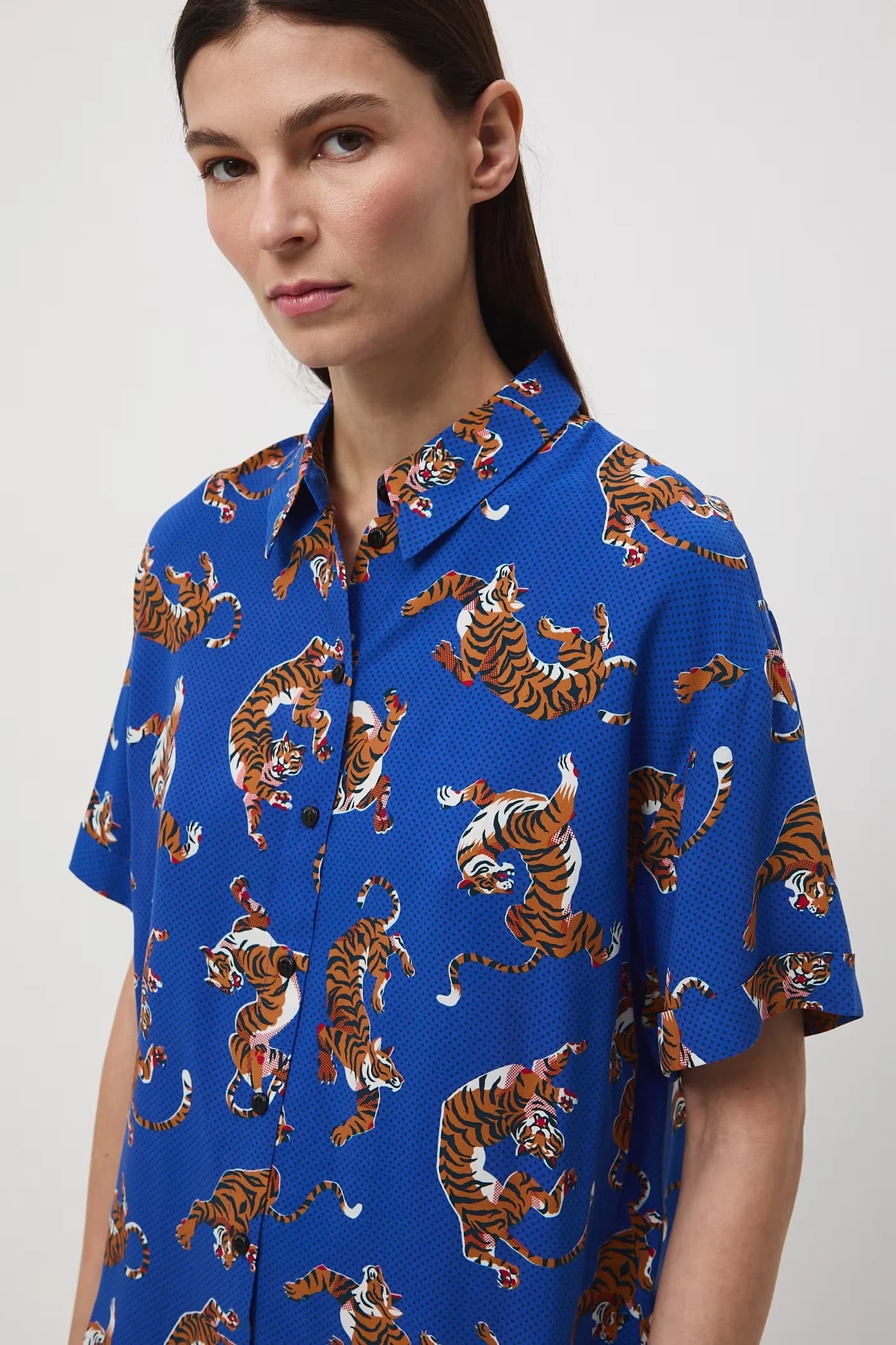 Женская рубашка из вискозы - фото 4