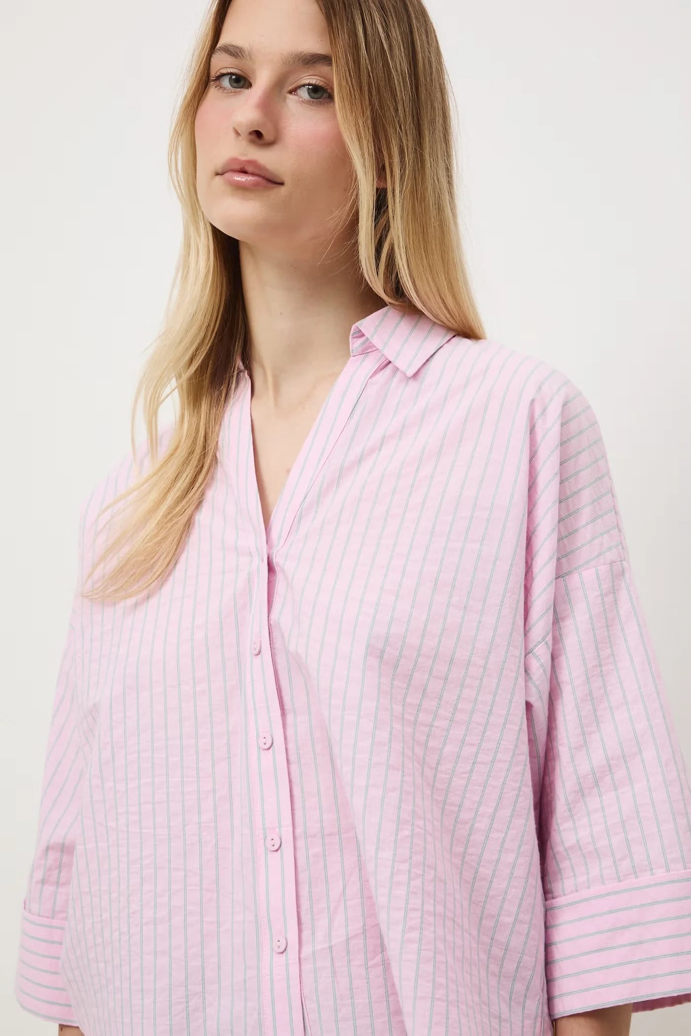 Женская хлопковая рубашка с эластаном - фото 4