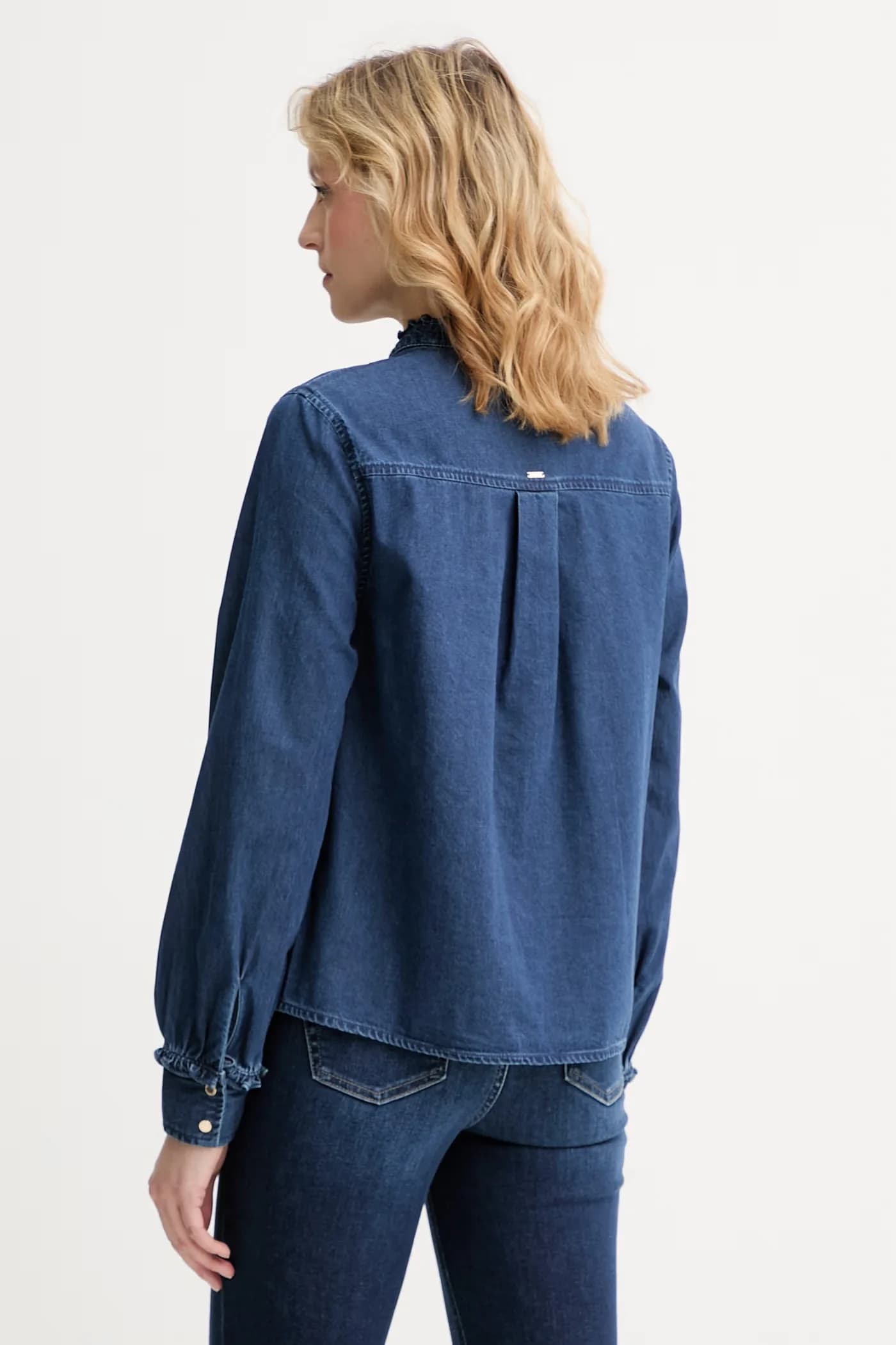 Женская джинсовая рубашка - фото 3