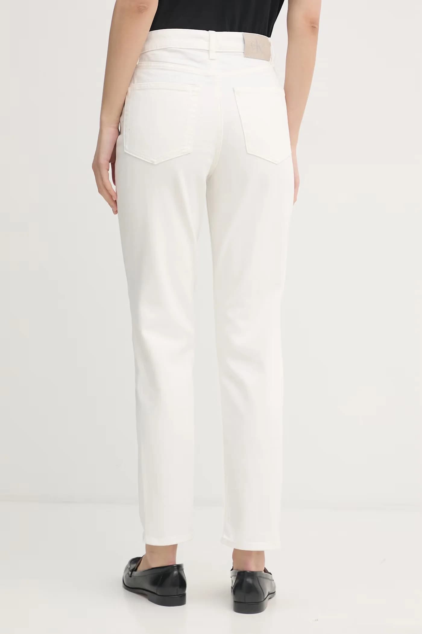 Женские джинсы кроя мамы - фото 3