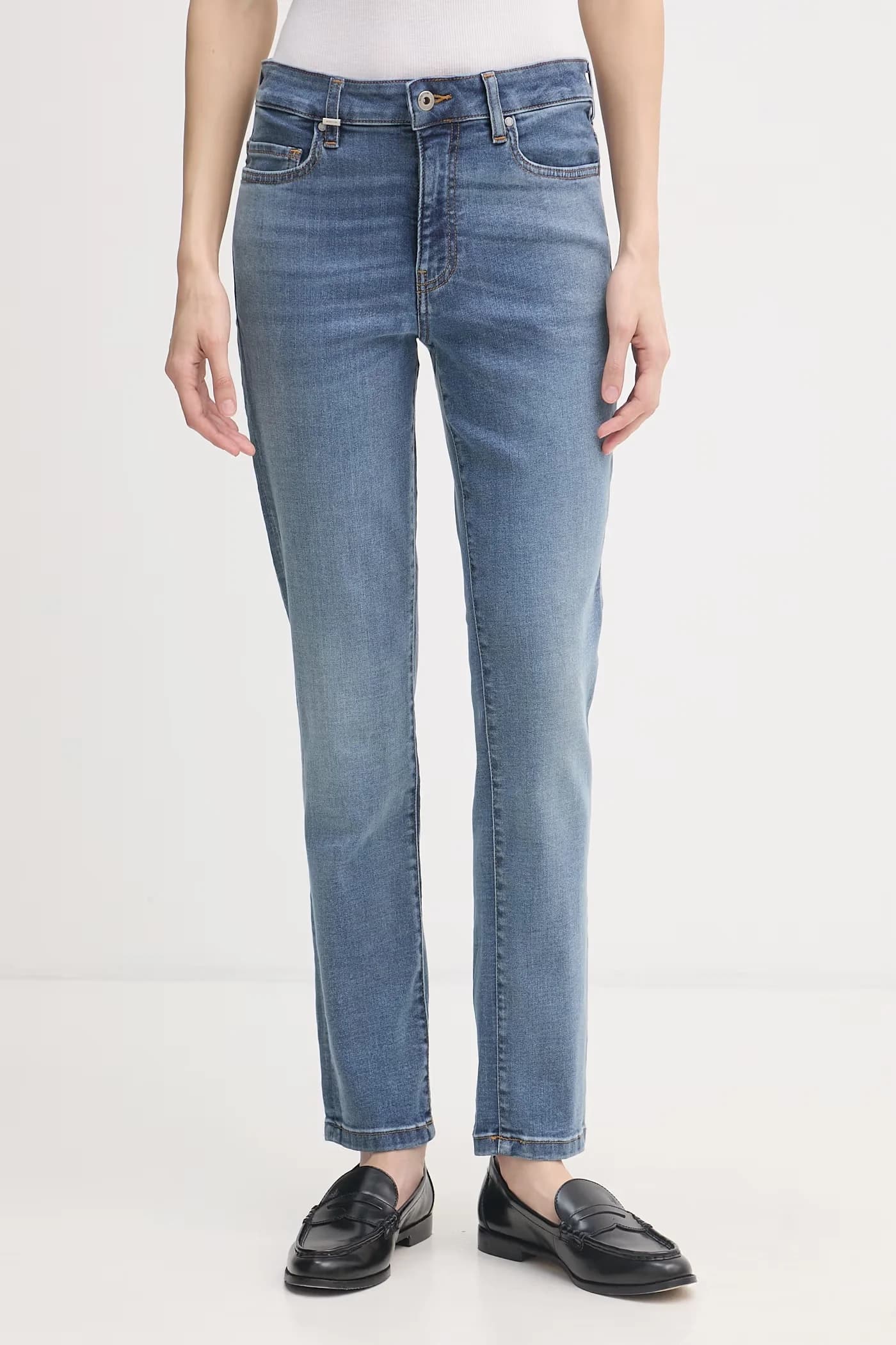 Женские джинсы узкого кроя