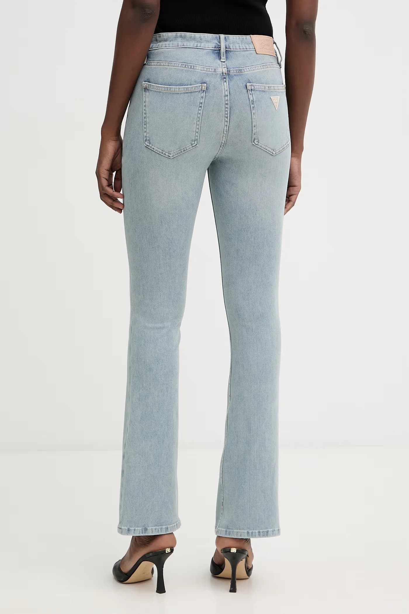 Женские джинсы-клеш - фото 3