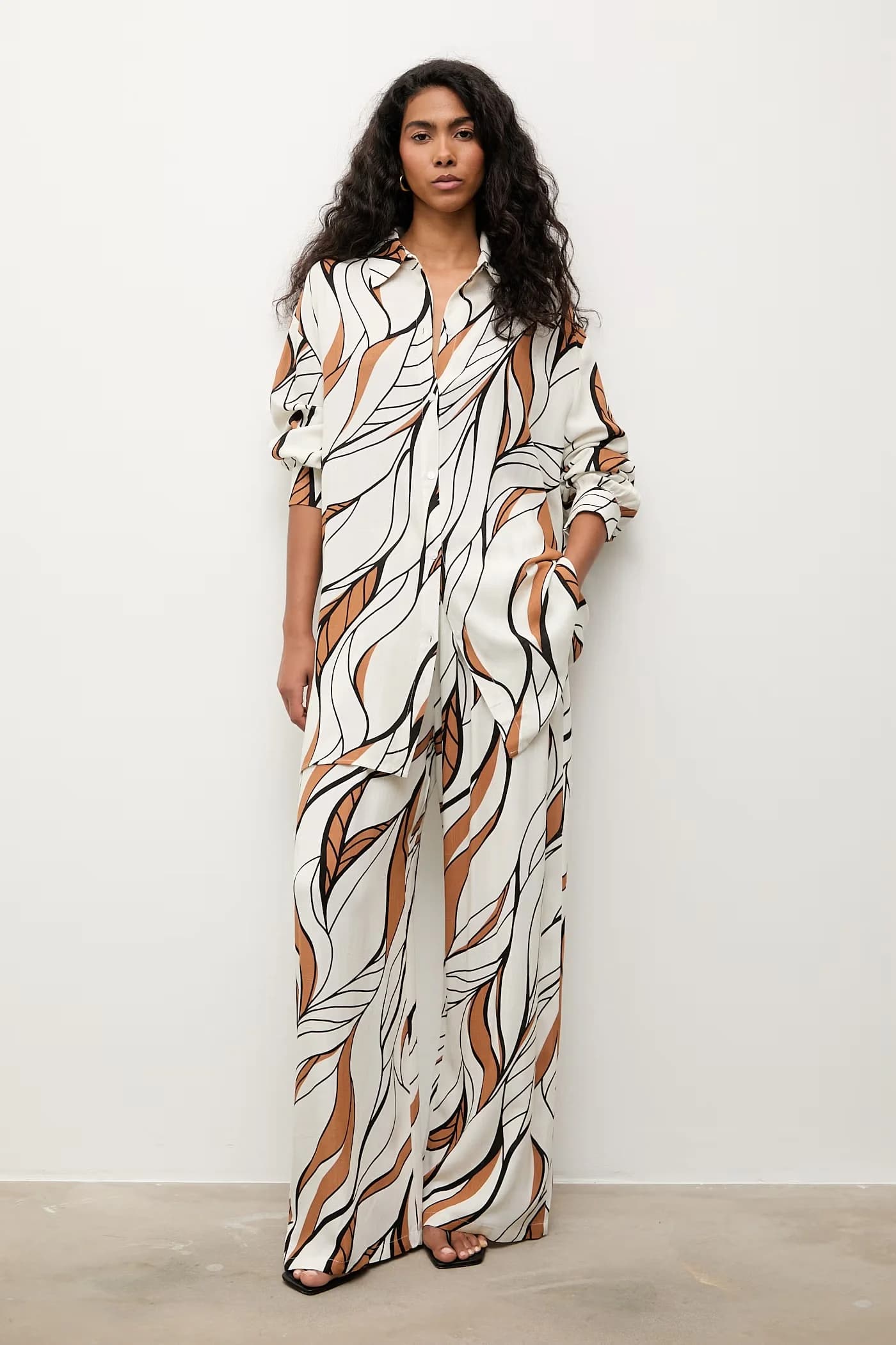 Женский комплект с бельем