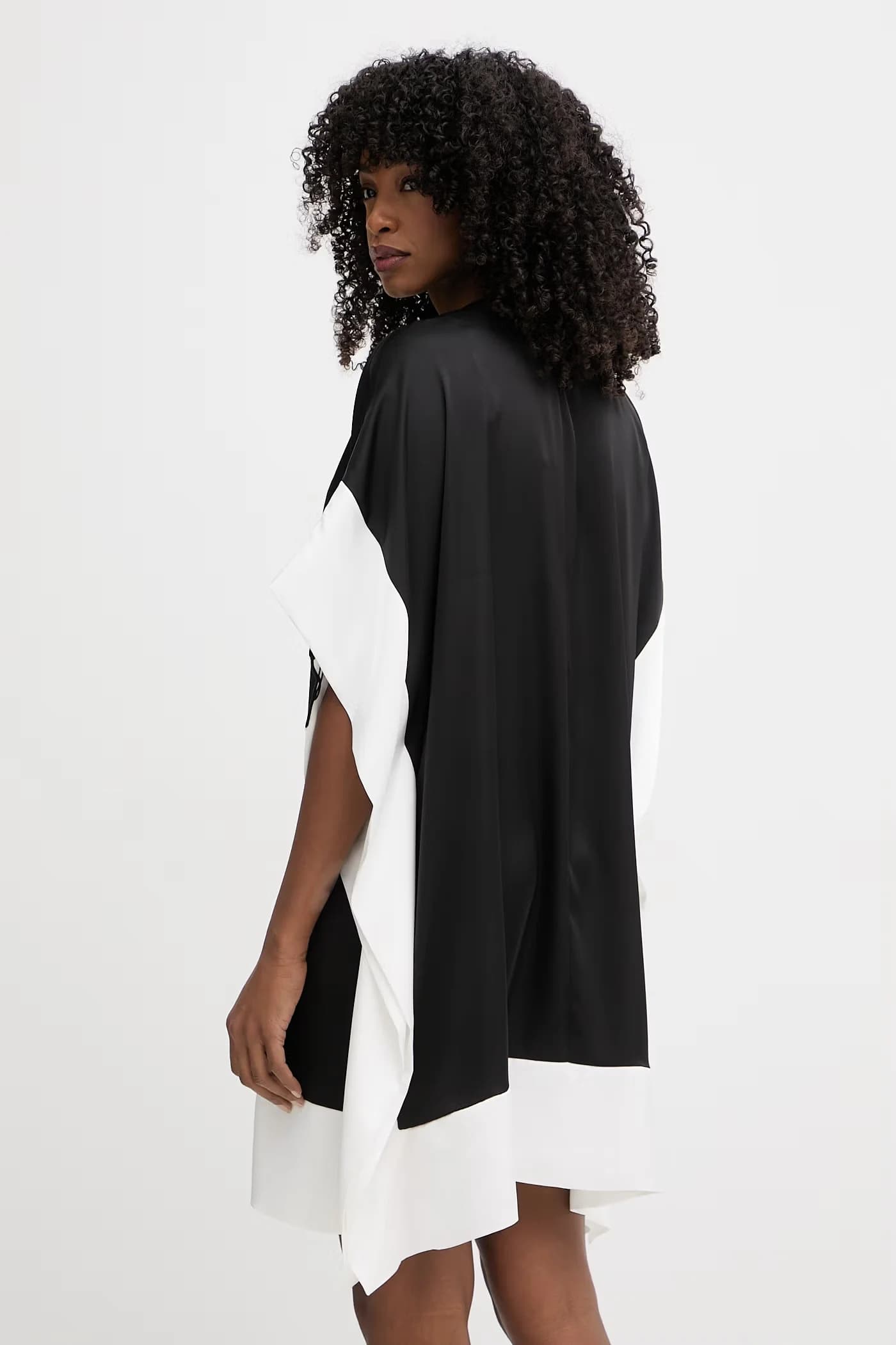 Маленькое черное платье - фото 3