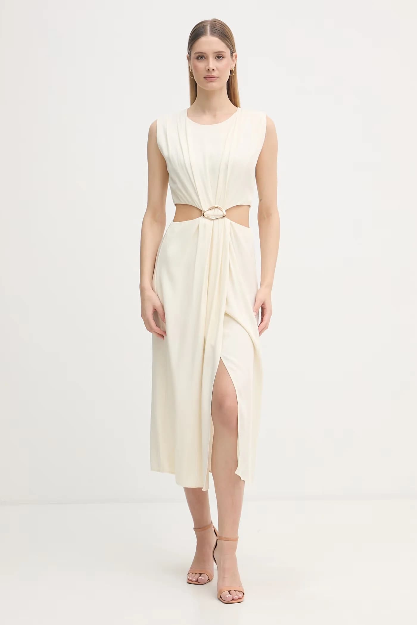 Изготовлен из вискозы.