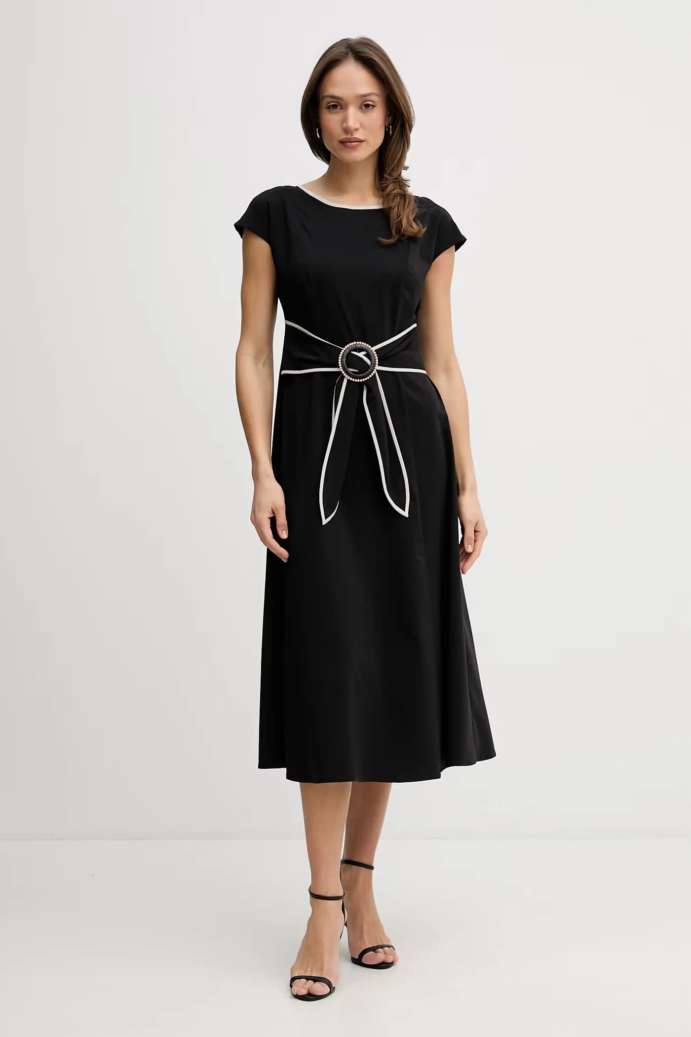 Расклешенное платье