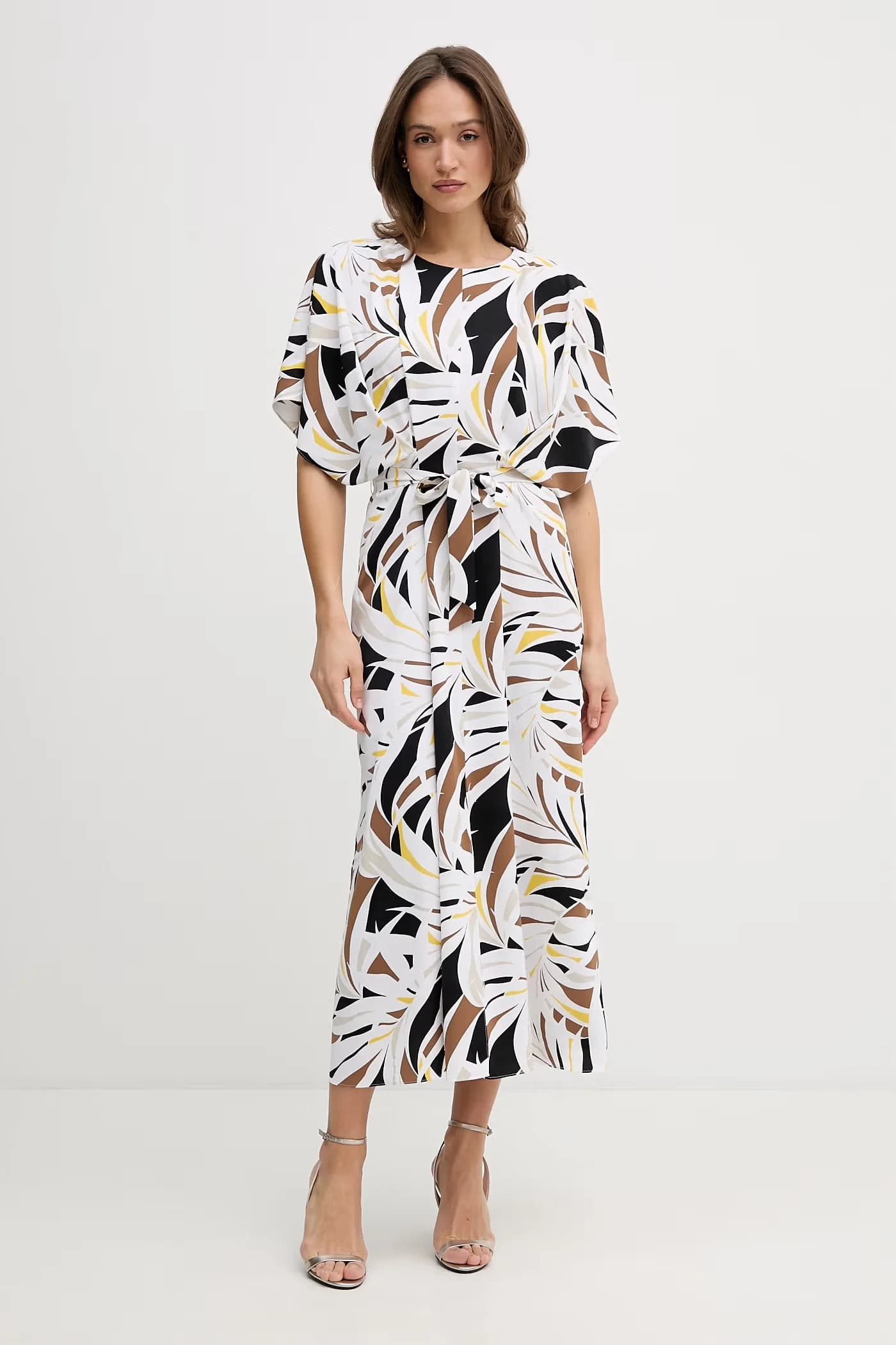 Расклешенное платье