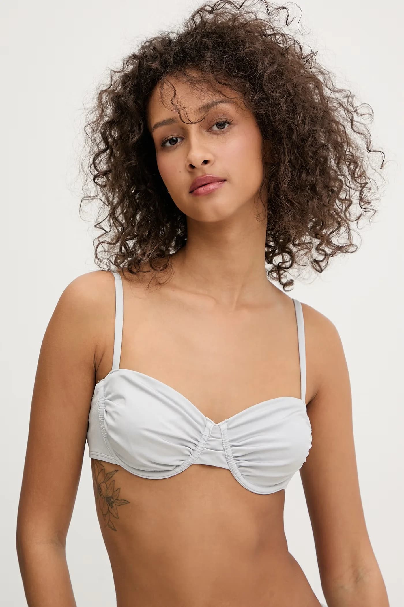 Женский бюстгальтер для плавания