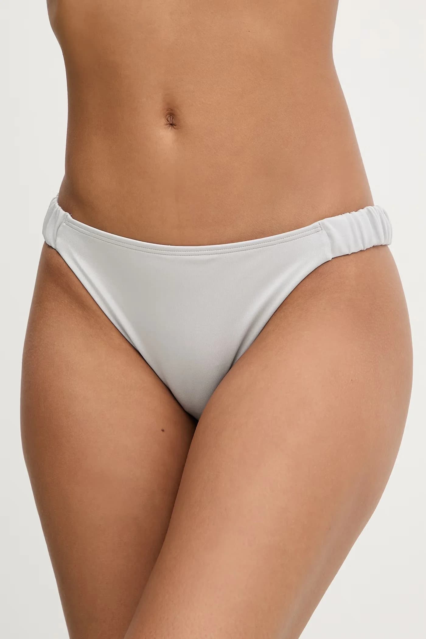 Женские бразильские купальники