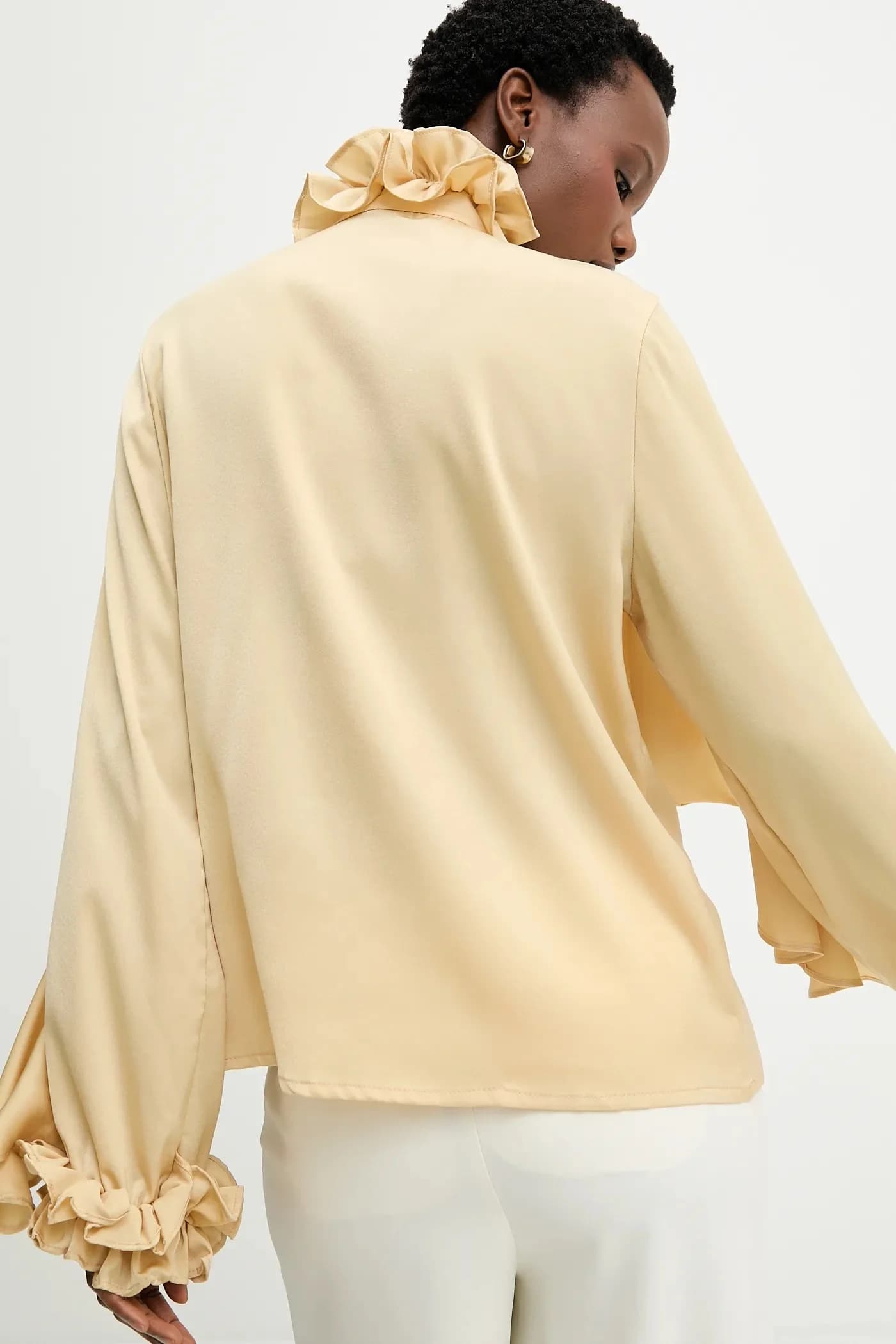 Женская вискозная блузка с рюшами - фото 5