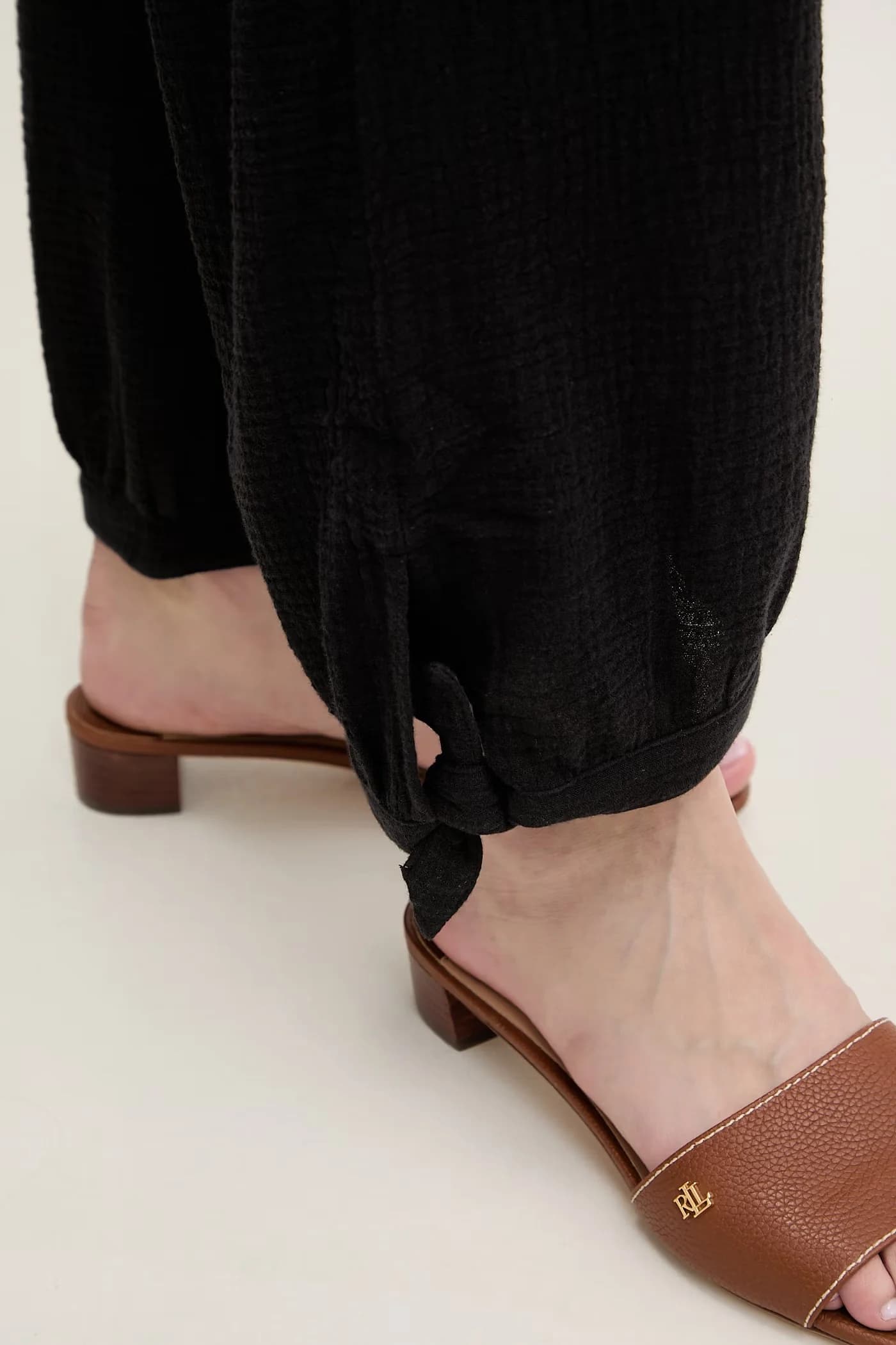 Женские прямые брюки из хлопка - фото 4