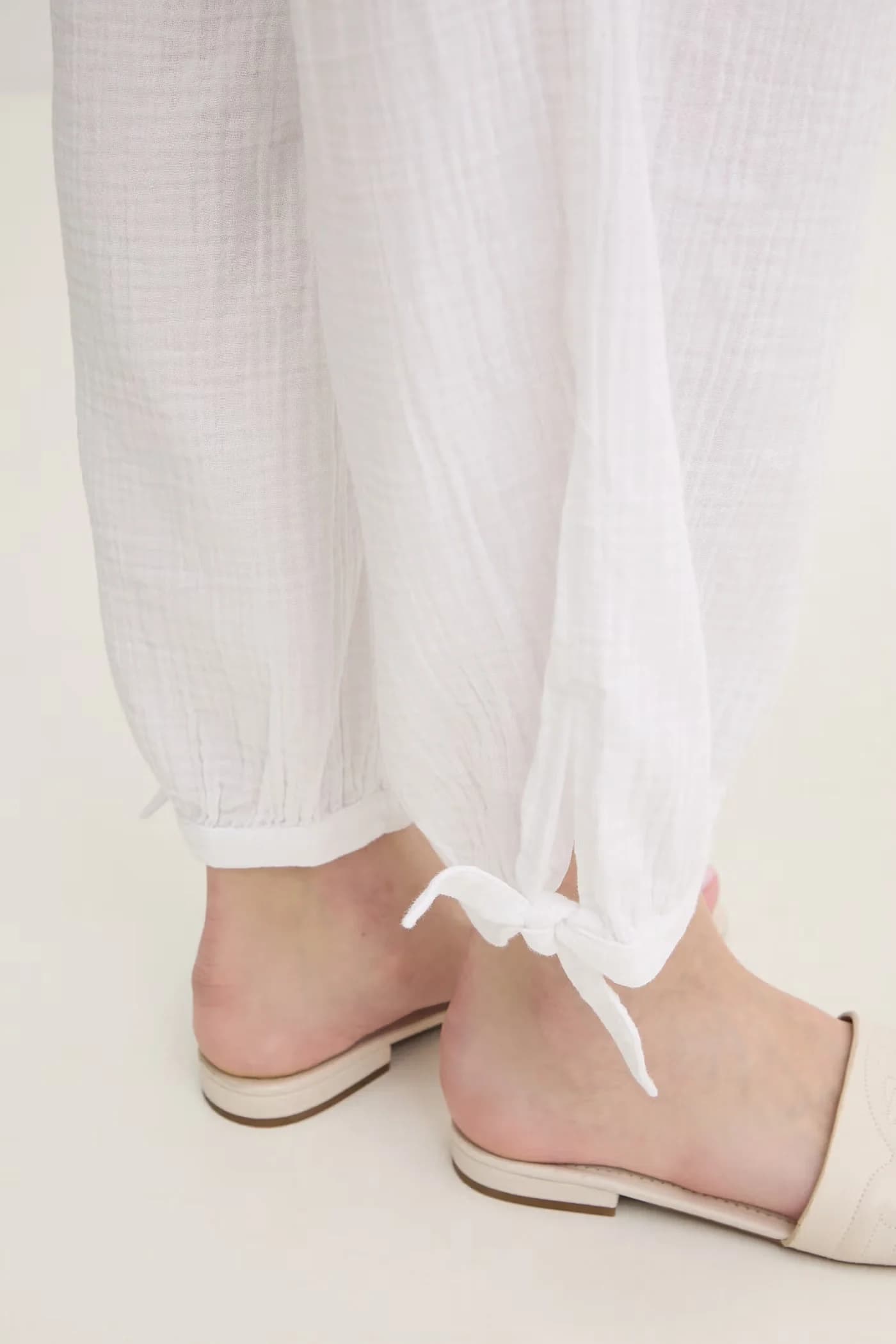 Женские прямые брюки из хлопка - фото 4