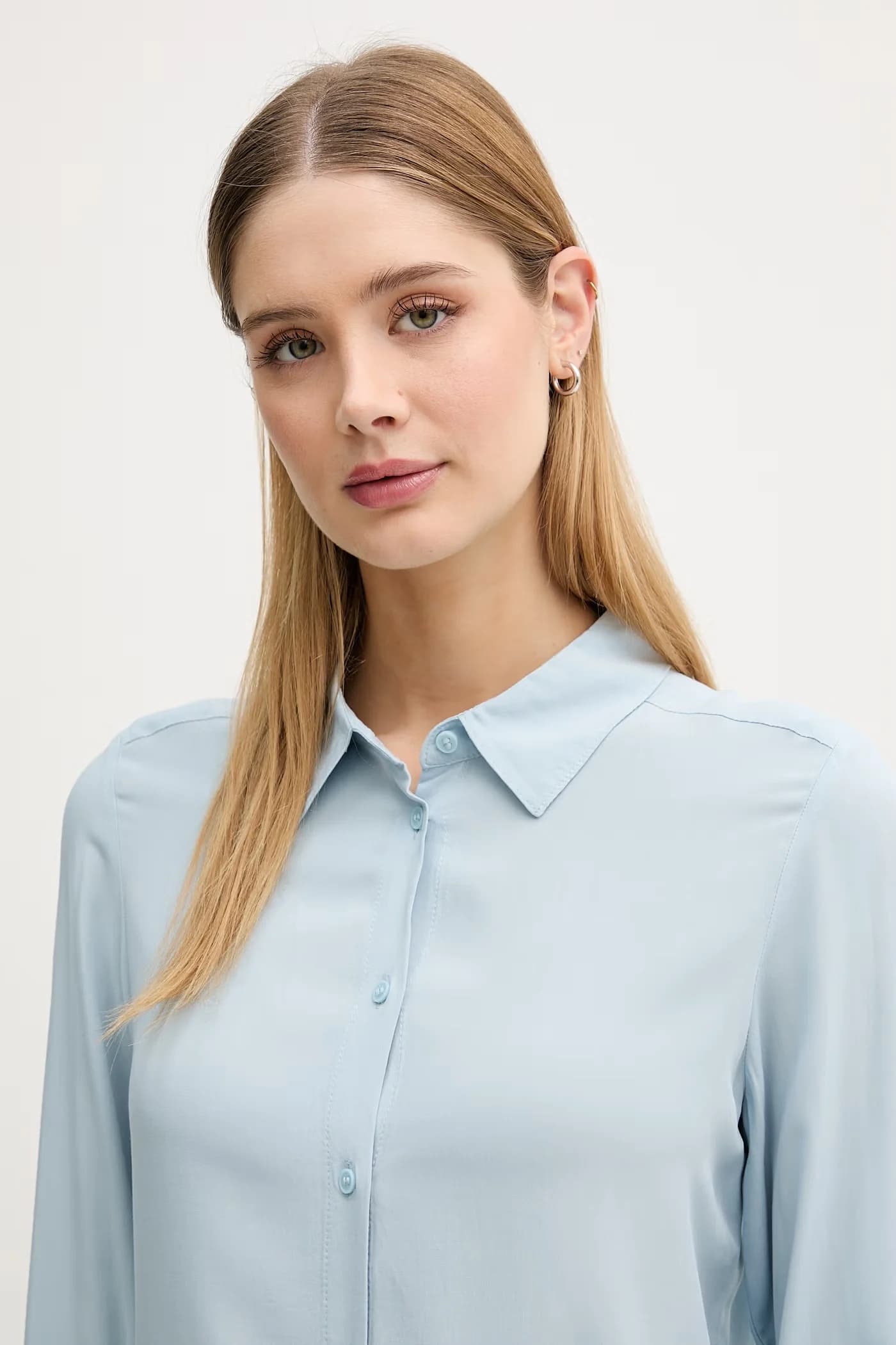 Женская рубашка из вискозы - фото 4