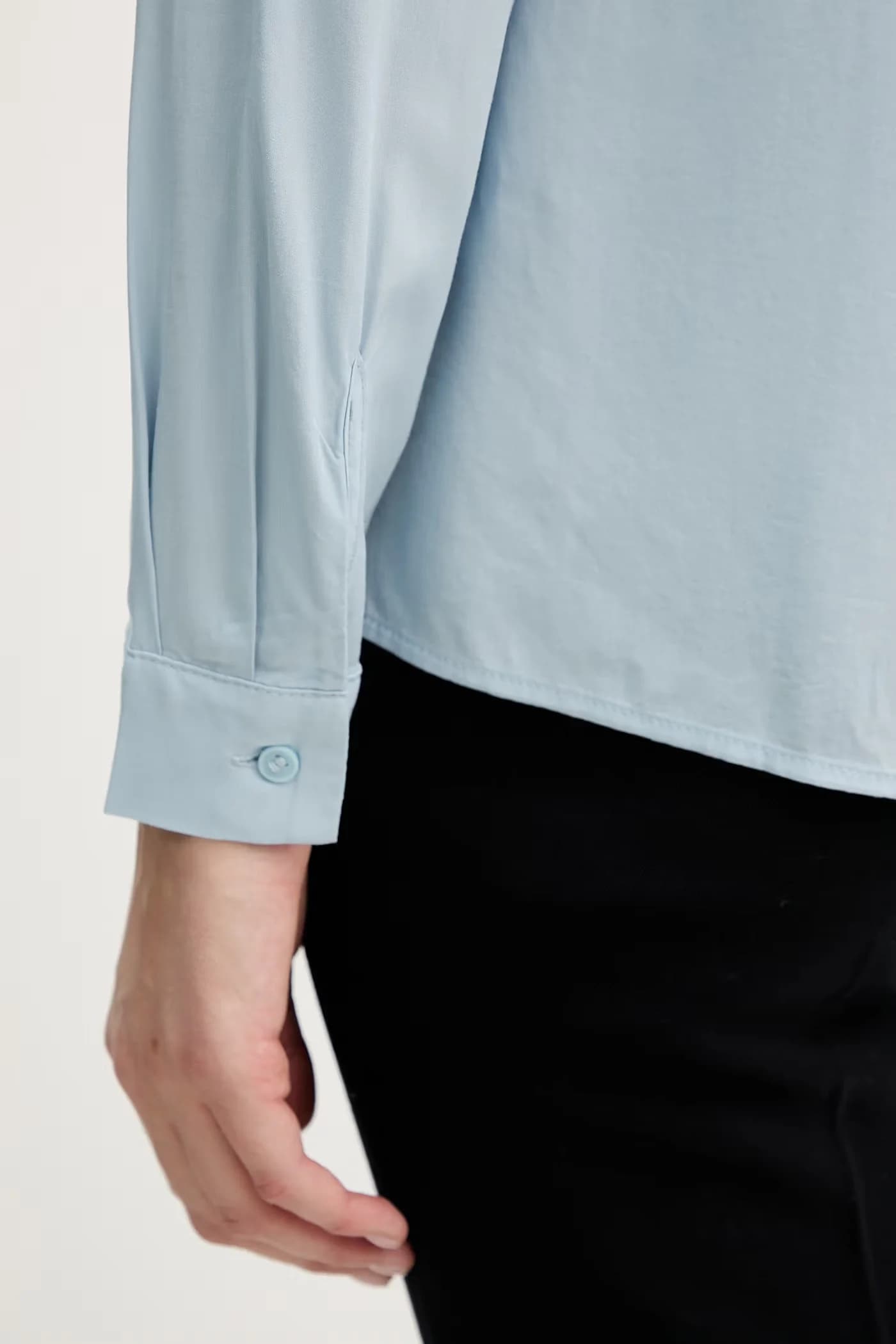 Женская рубашка из вискозы - фото 5