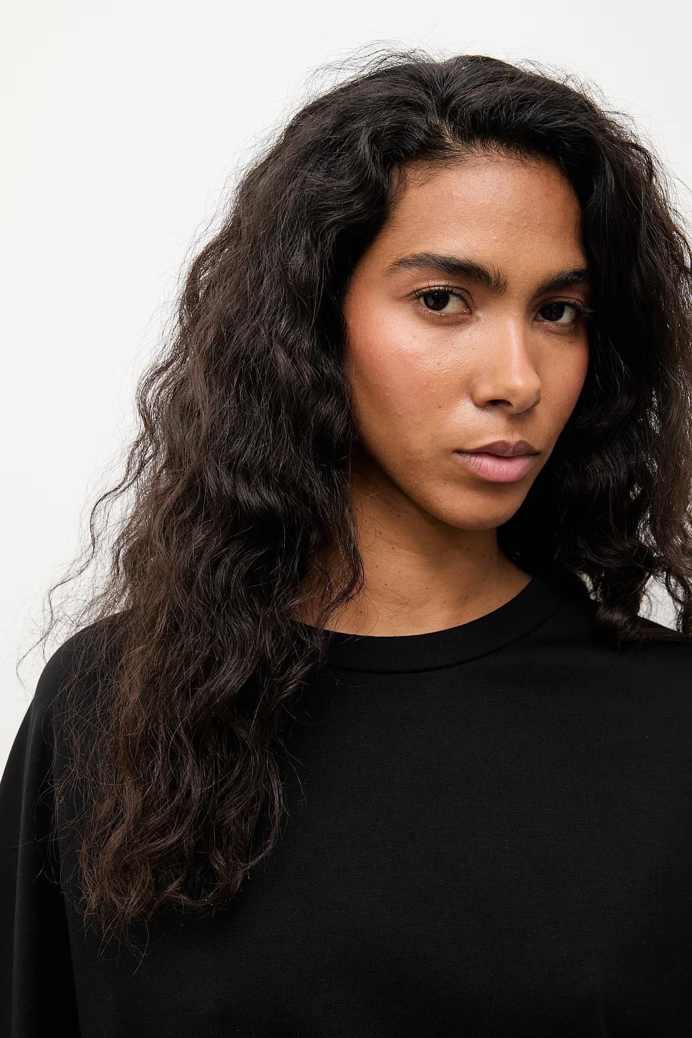 Женский свитшот из вискозы оверсайз - фото 5