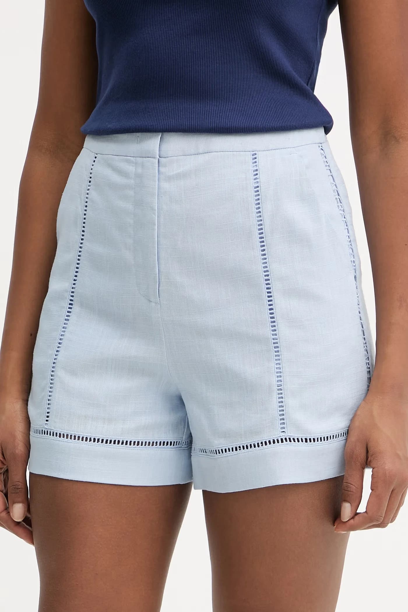 Женские шорты с льном