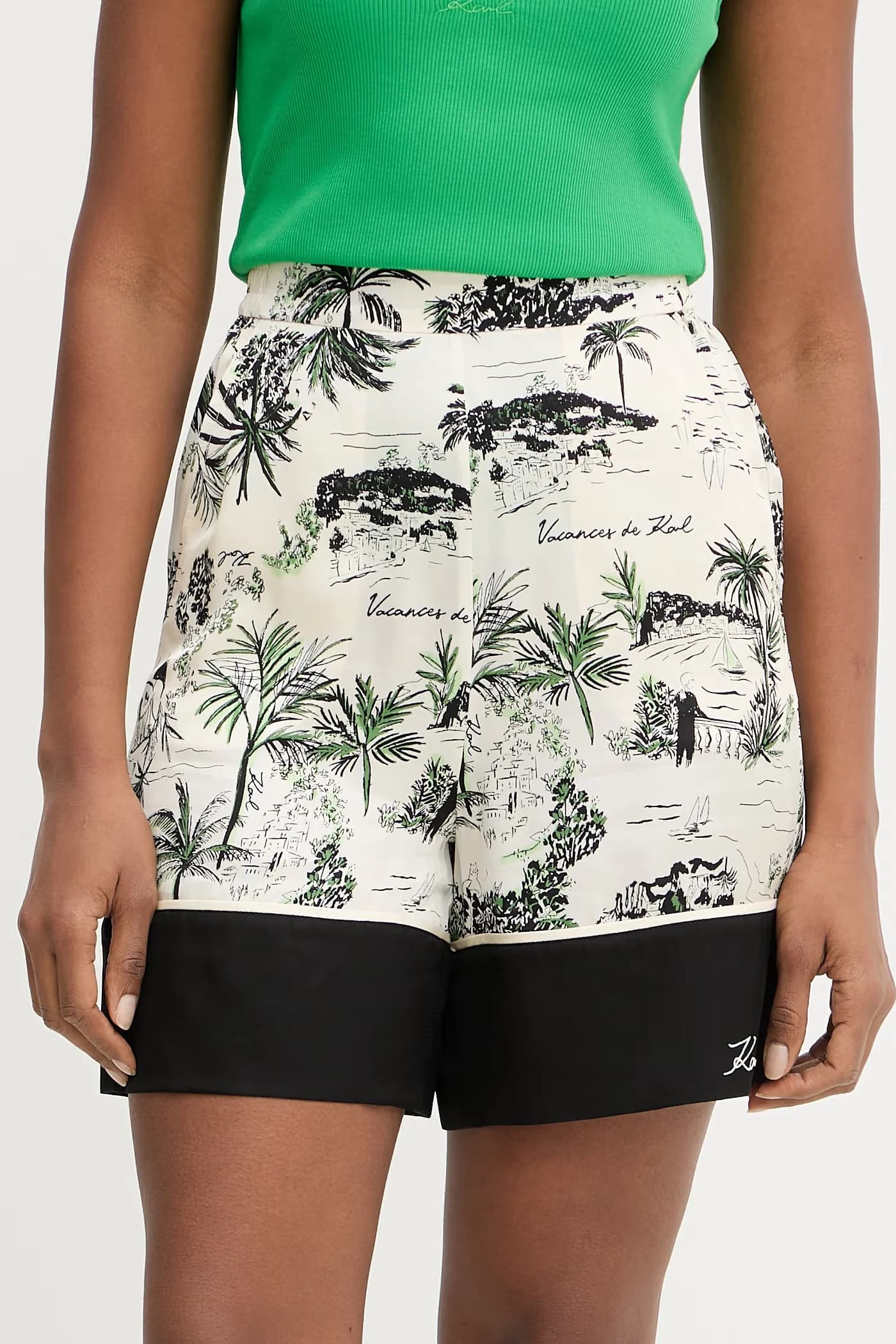 Женские шорты из вискозы.