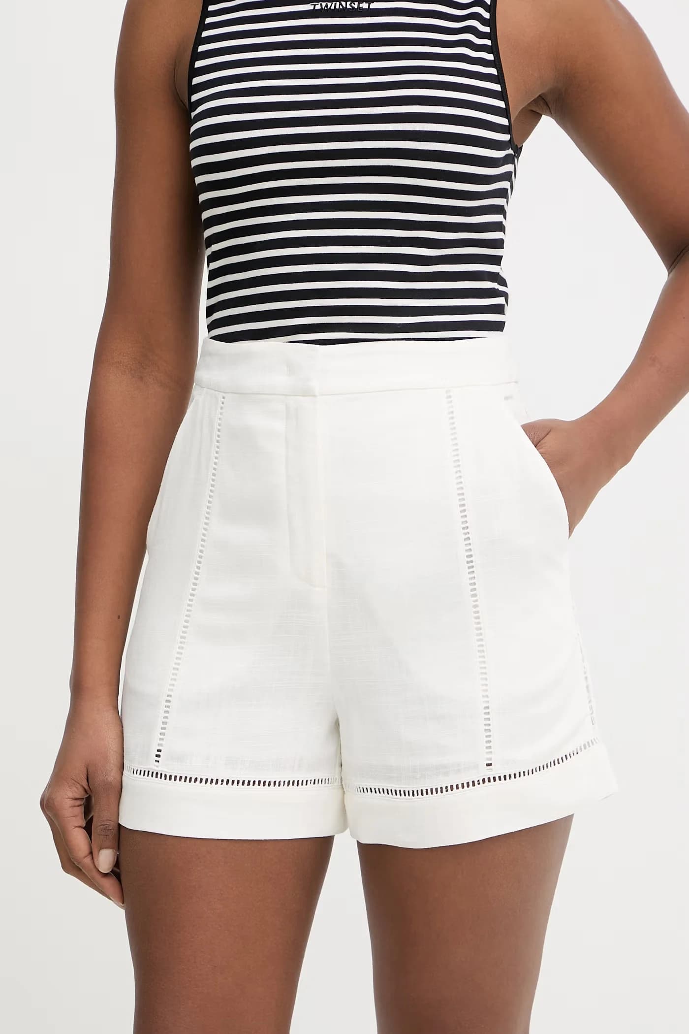 Женские шорты с льном