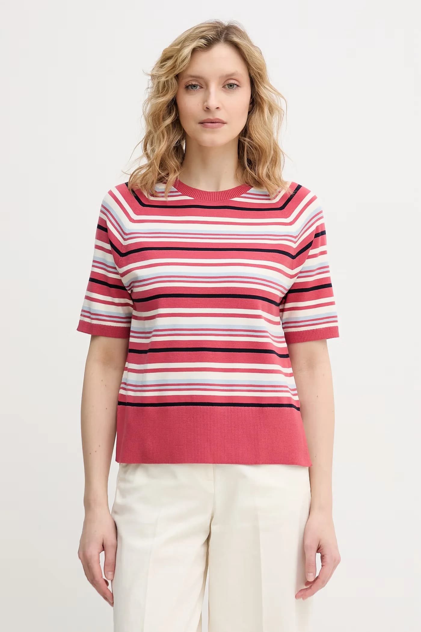 Женский свитер из вискозы