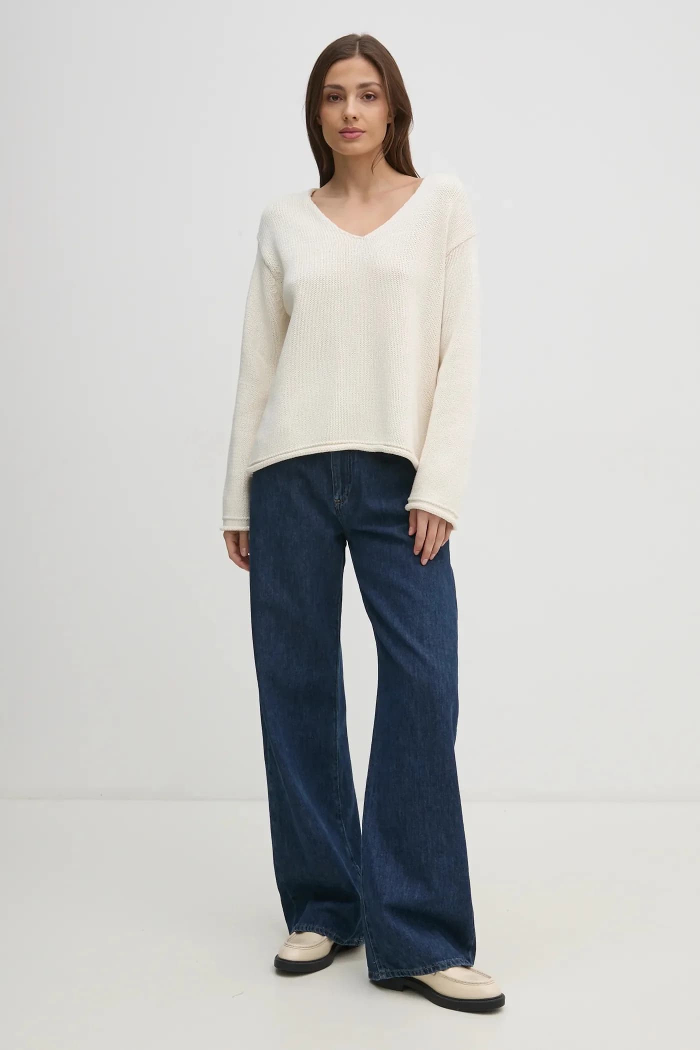 Хлопковый свитер бежевый женская - фото 2