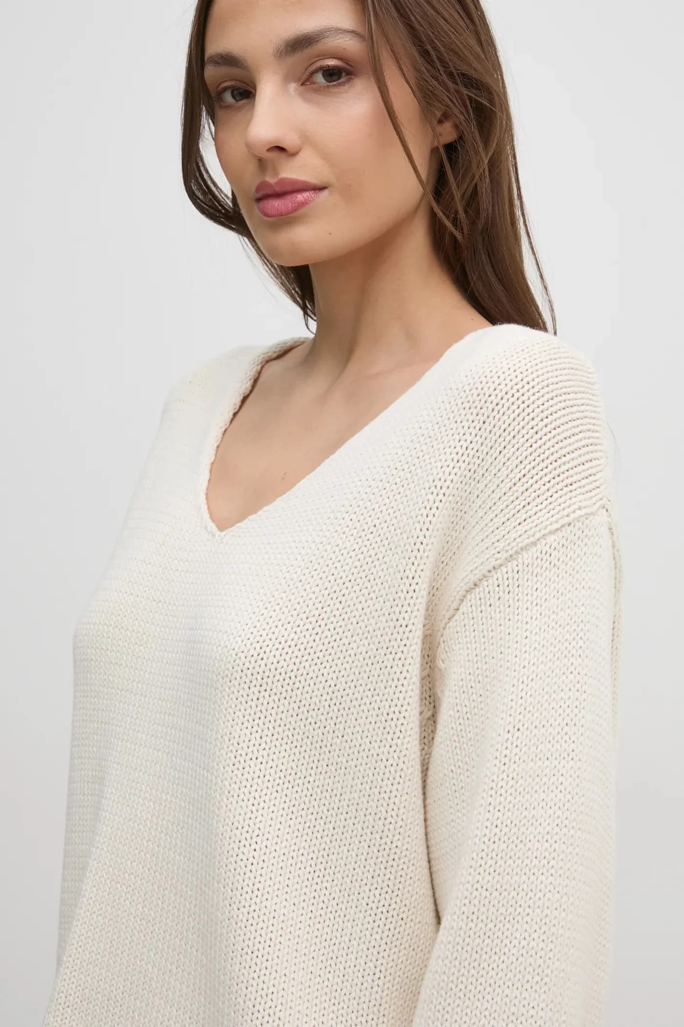 Хлопковый свитер бежевый женская - фото 4