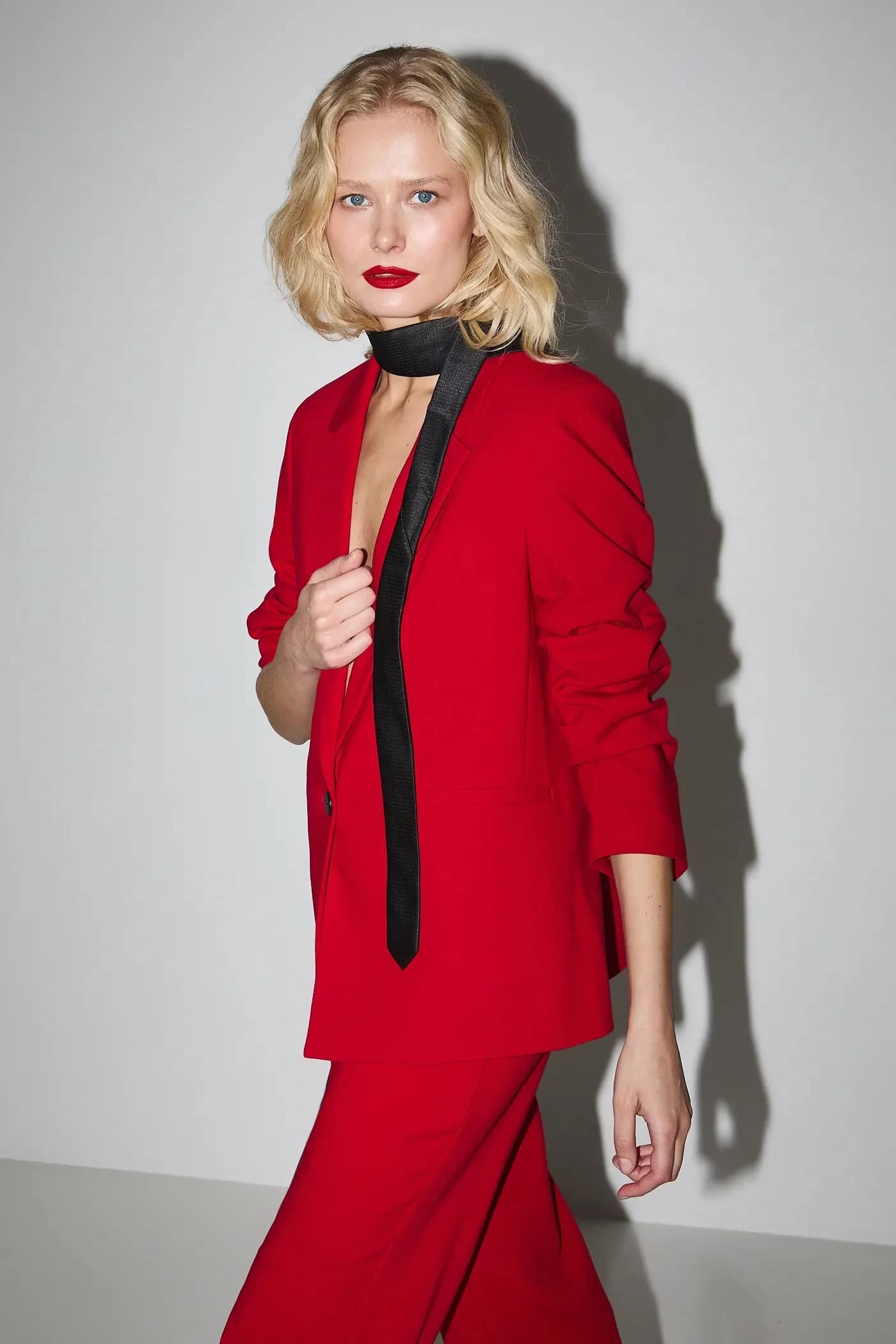 Куртка красная для женщин