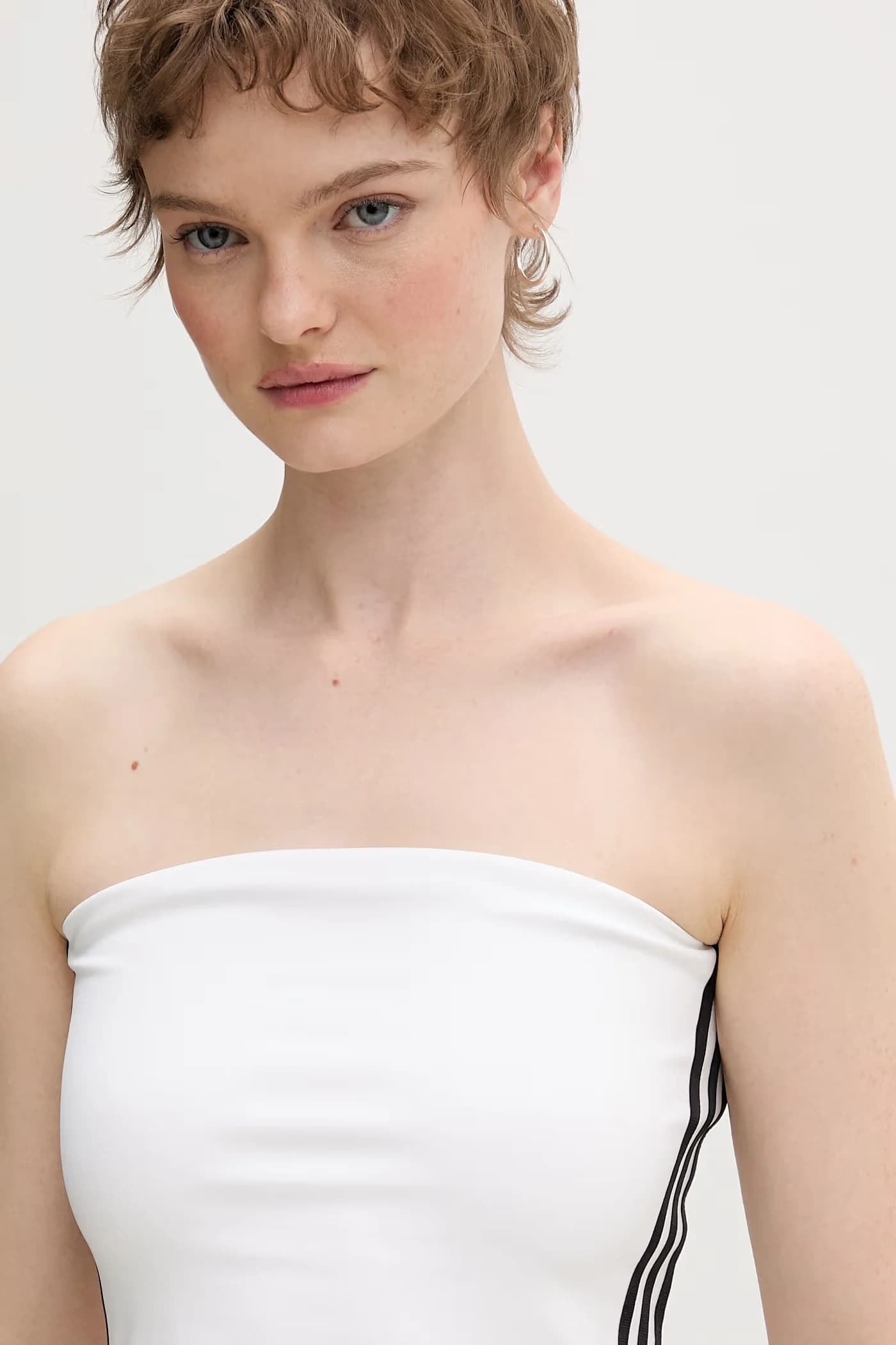 Женский кроп-топ бежевый для женщин - фото 4