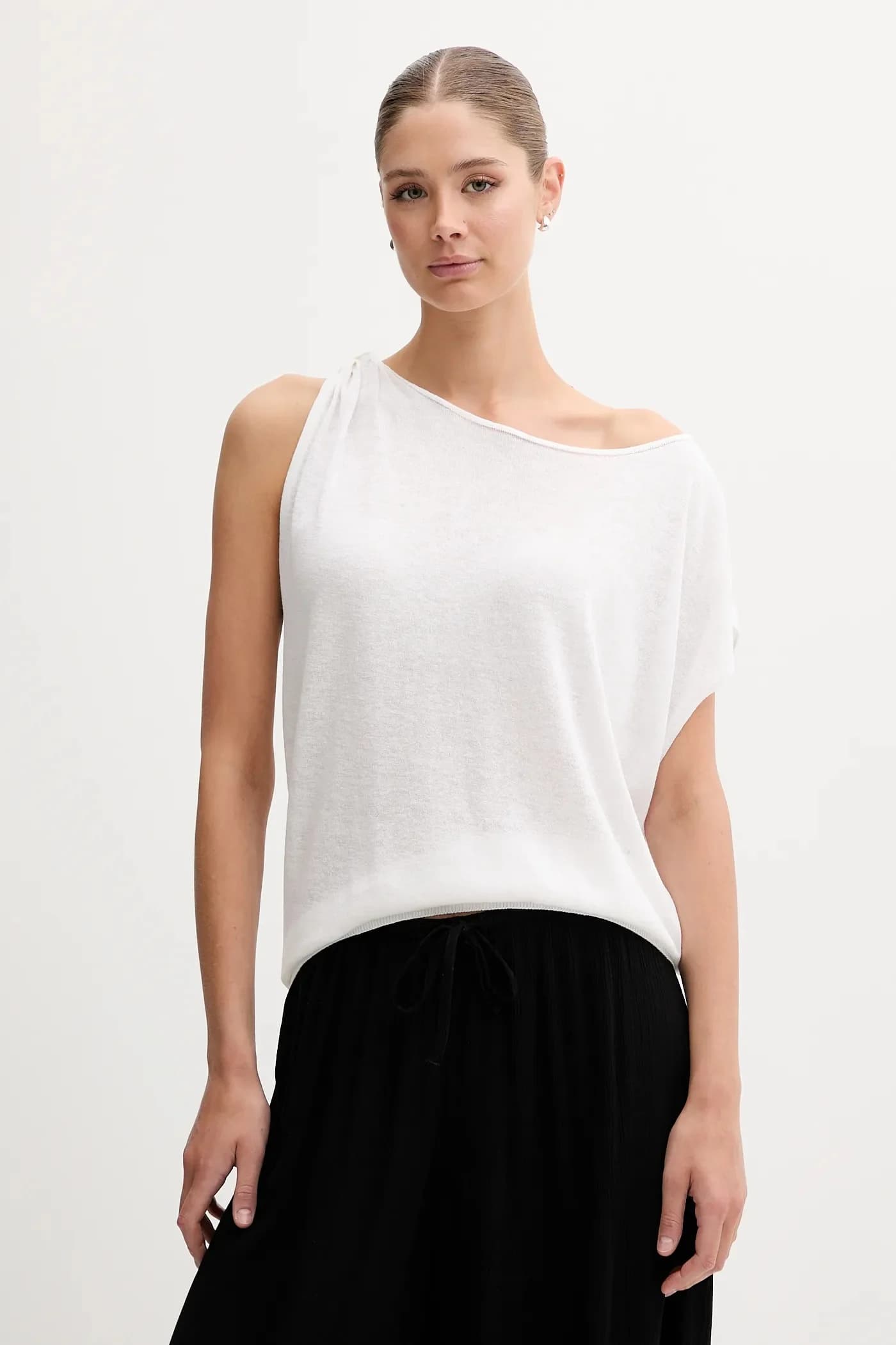 Футболка бежевая для женщин