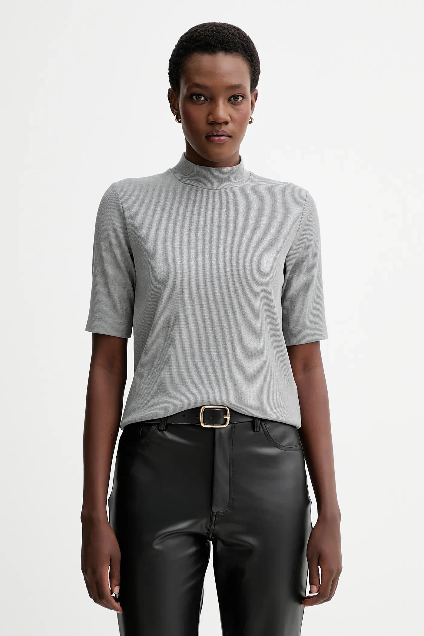 Футболка серая для женщин