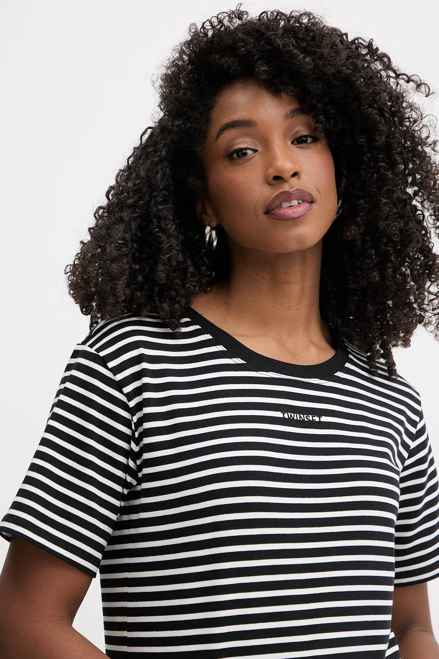 Женская хлопковая футболка с эластаном черная для женщин - фото 4