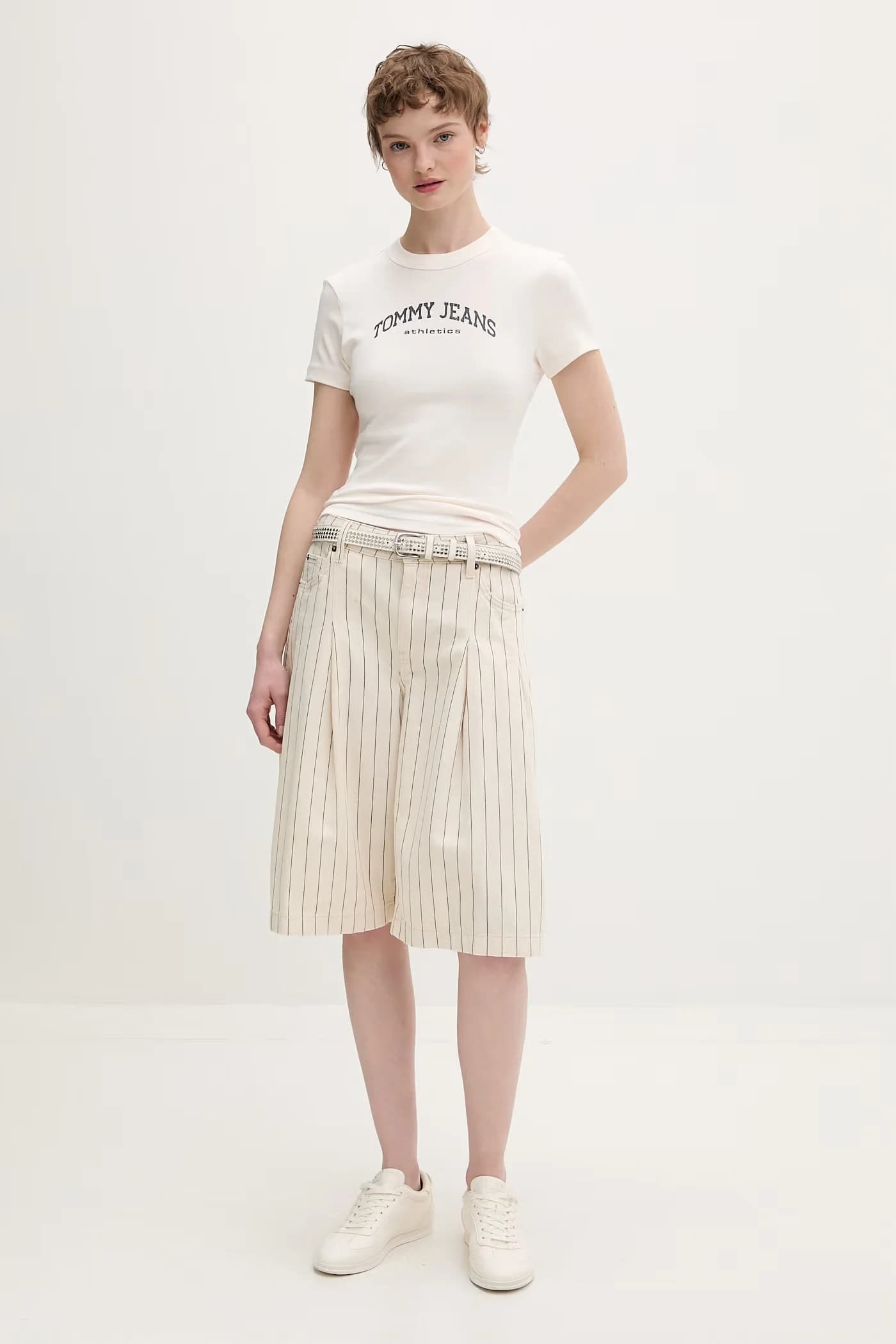 Базовая женская хлопковая футболка бежевая для женщин - фото 2