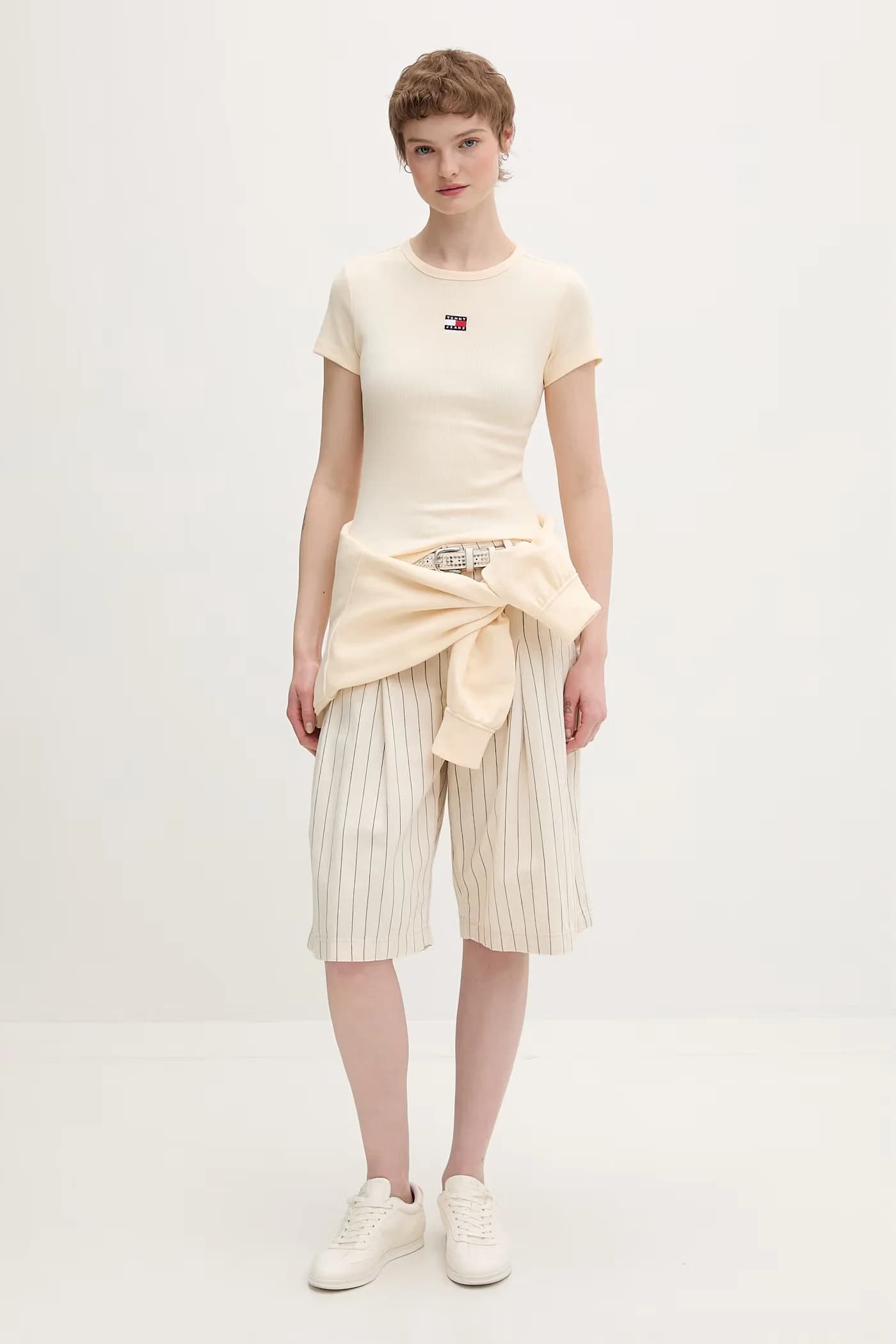 Женская хлопковая футболка с эластаном бежевая для женщин - фото 2