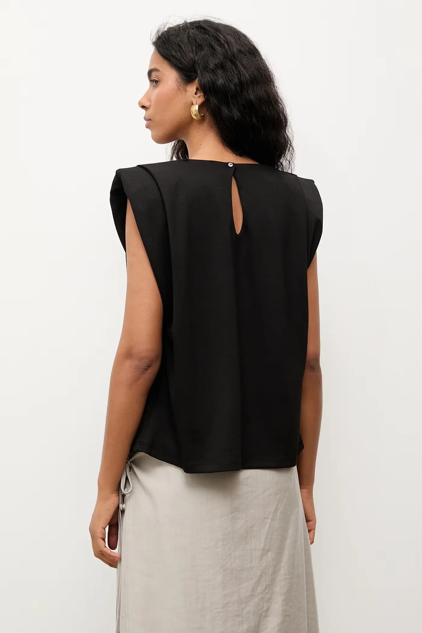 Женская футболка из вискозы черная для женщин - фото 3