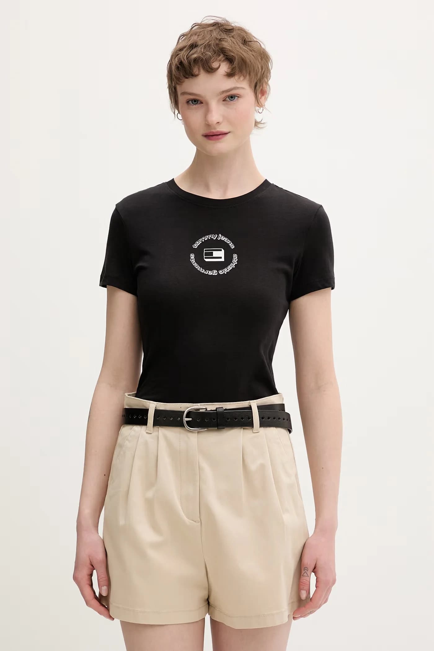 Базовая женская хлопковая футболка черная для женщин