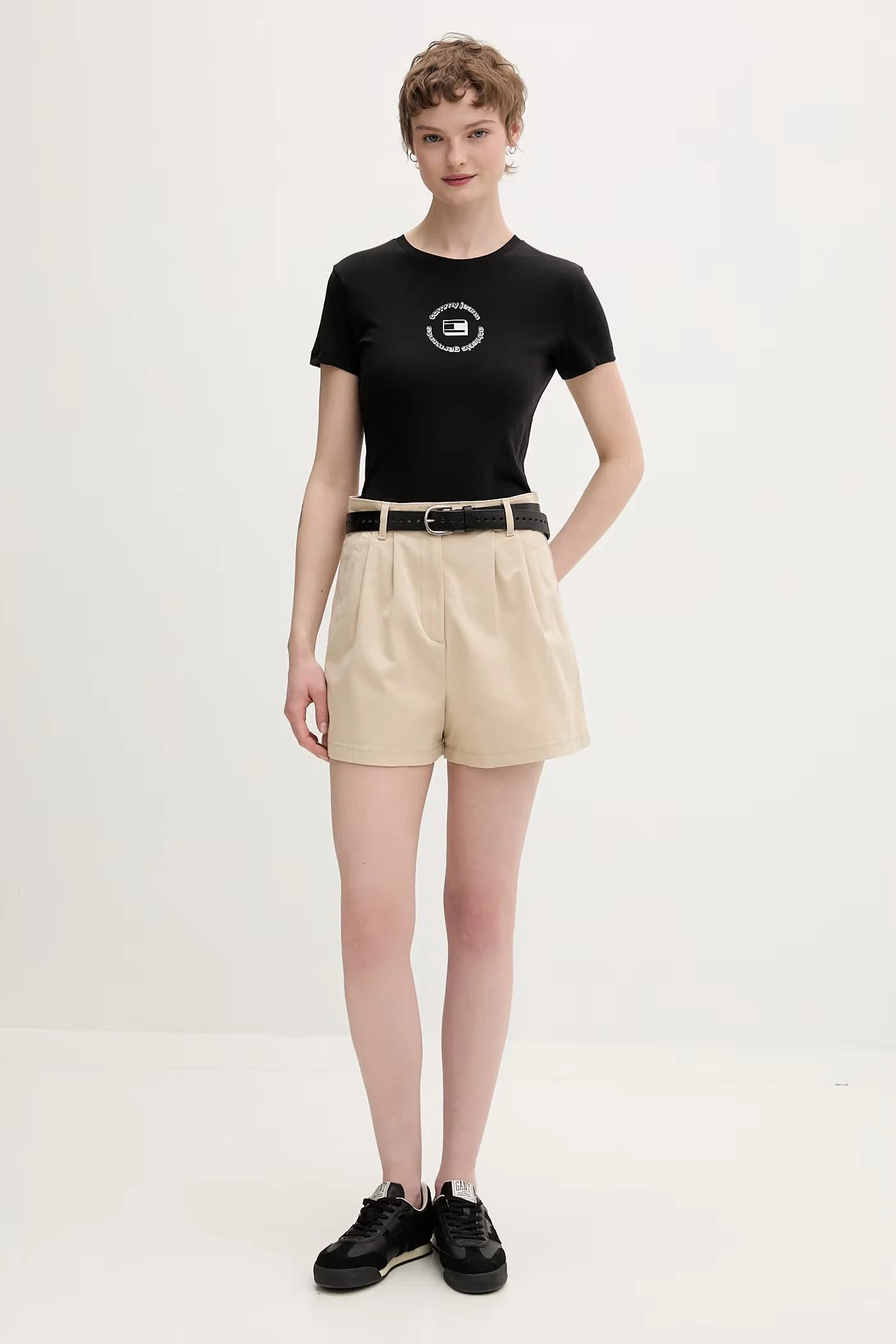 Базовая женская хлопковая футболка черная для женщин - фото 2