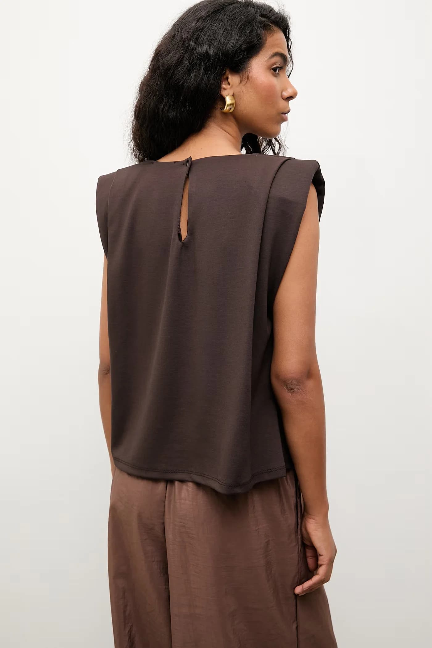 Женская футболка из вискозы коричневая для женщин