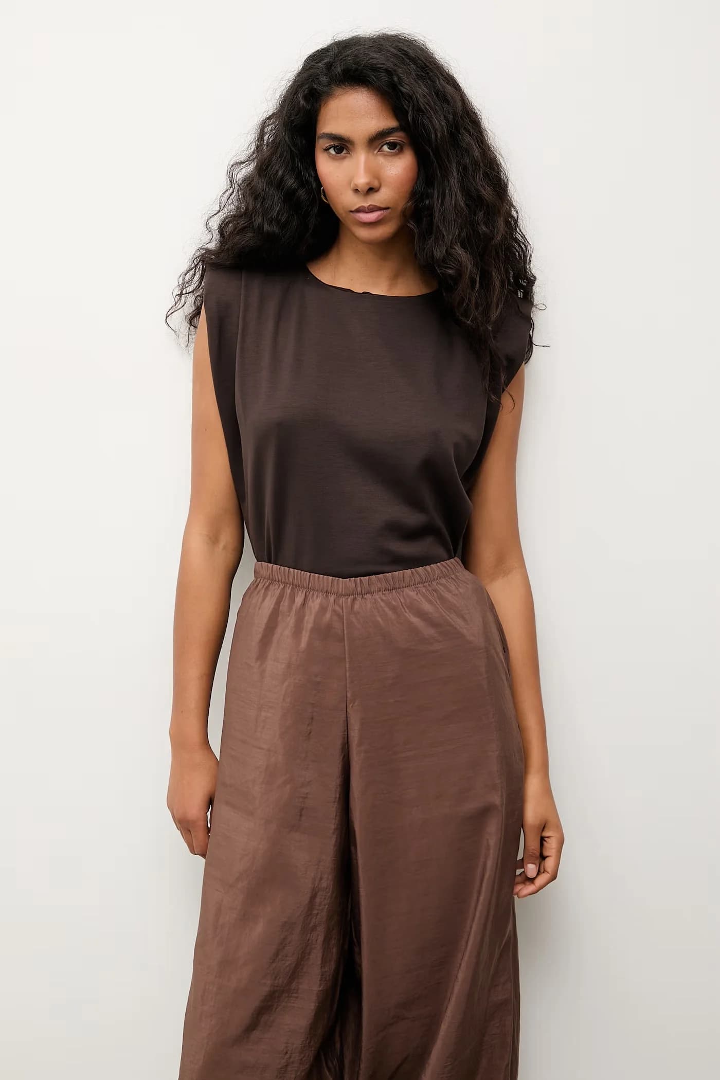 Женская футболка из вискозы коричневая для женщин - фото 3