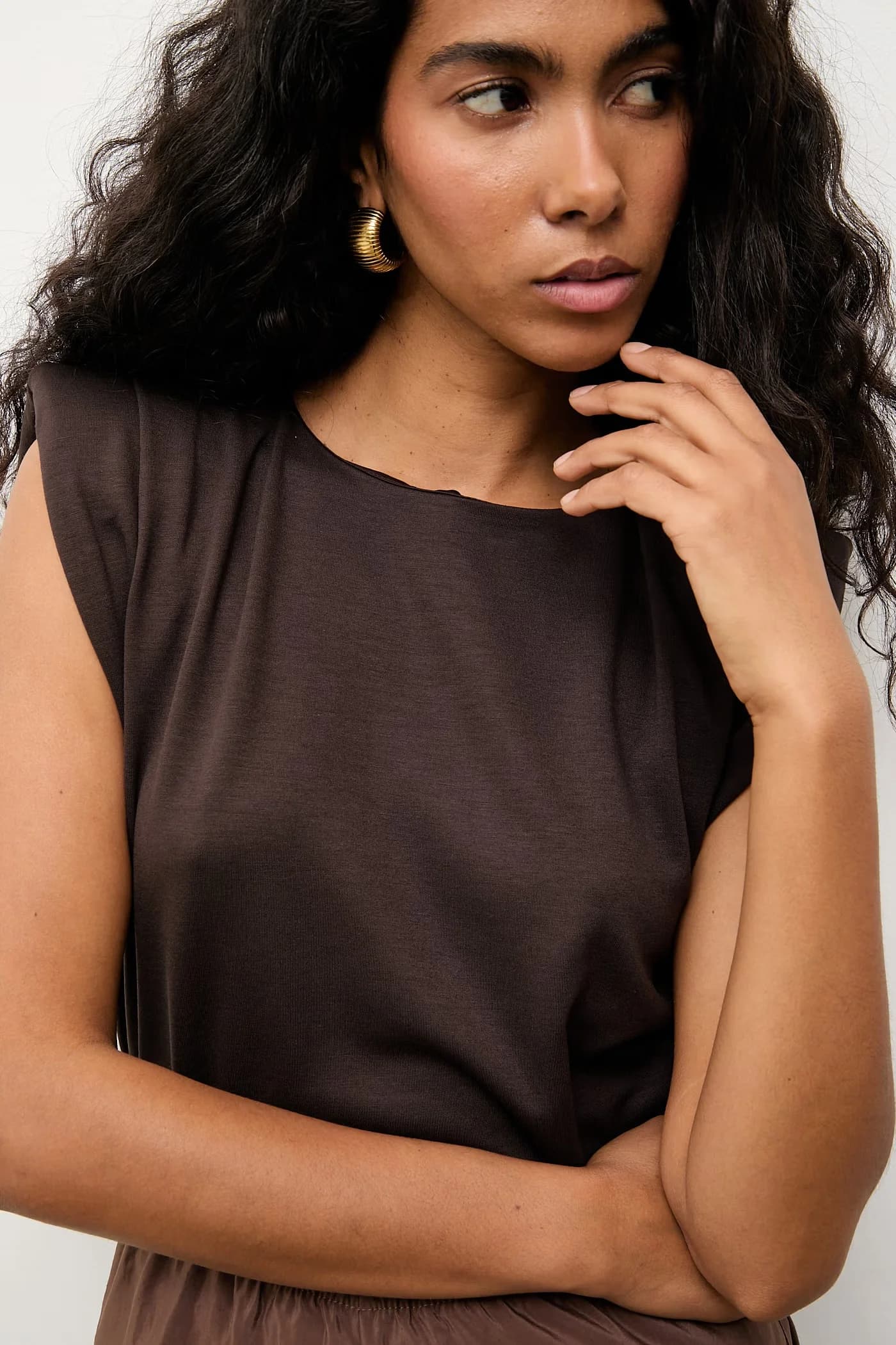 Женская футболка из вискозы коричневая для женщин - фото 4