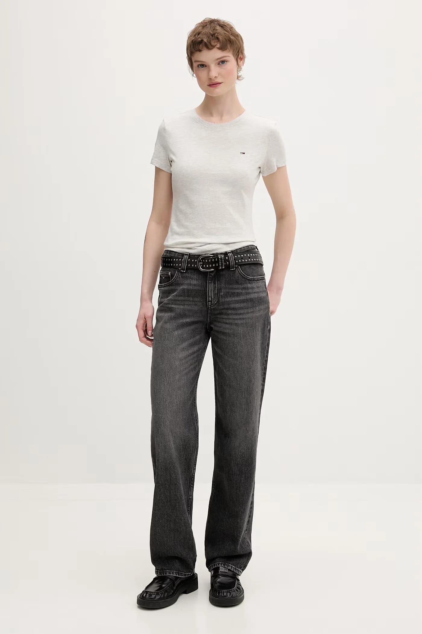 Базовая женская хлопковая футболка серая для женщин - фото 2