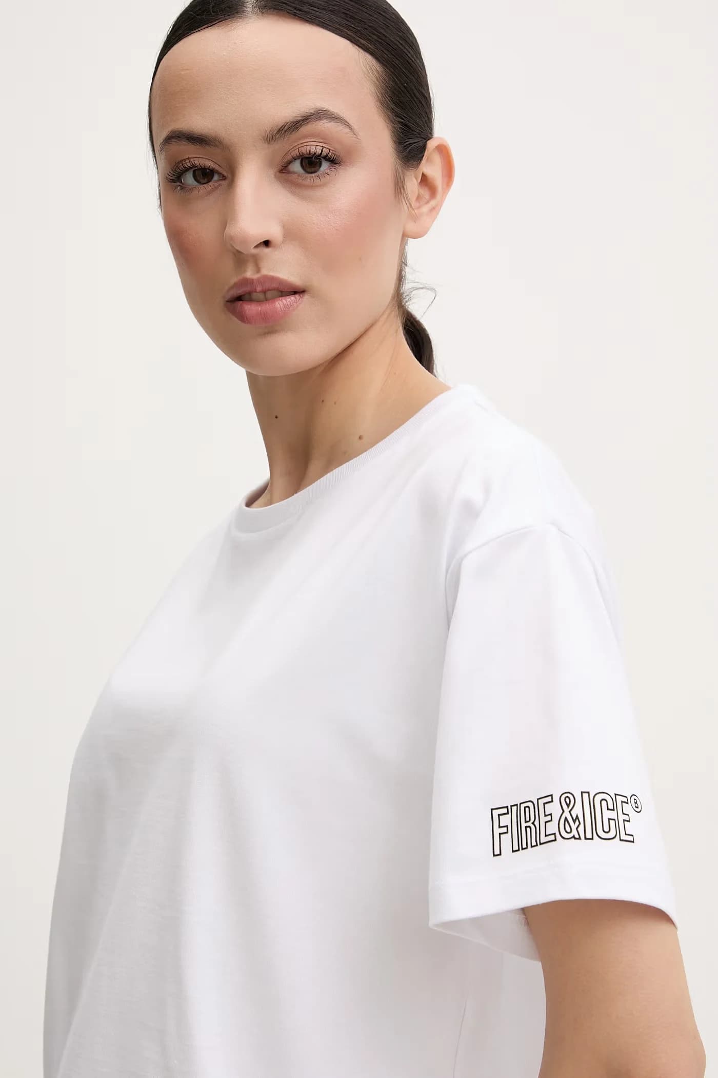 Базовая женская хлопковая футболка CARA - фото 4