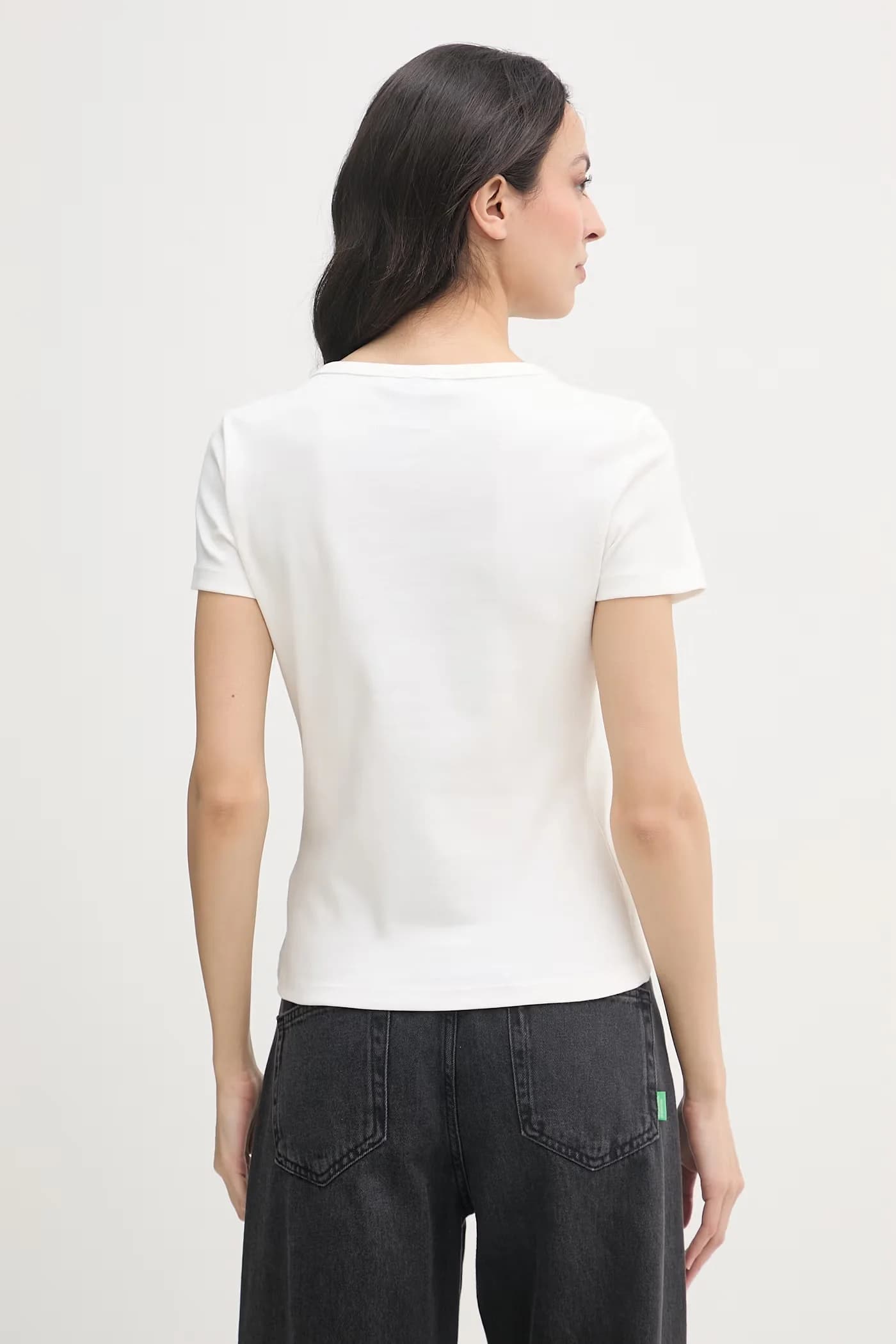 Женская хлопковая футболка бежевая для женщин - фото 3