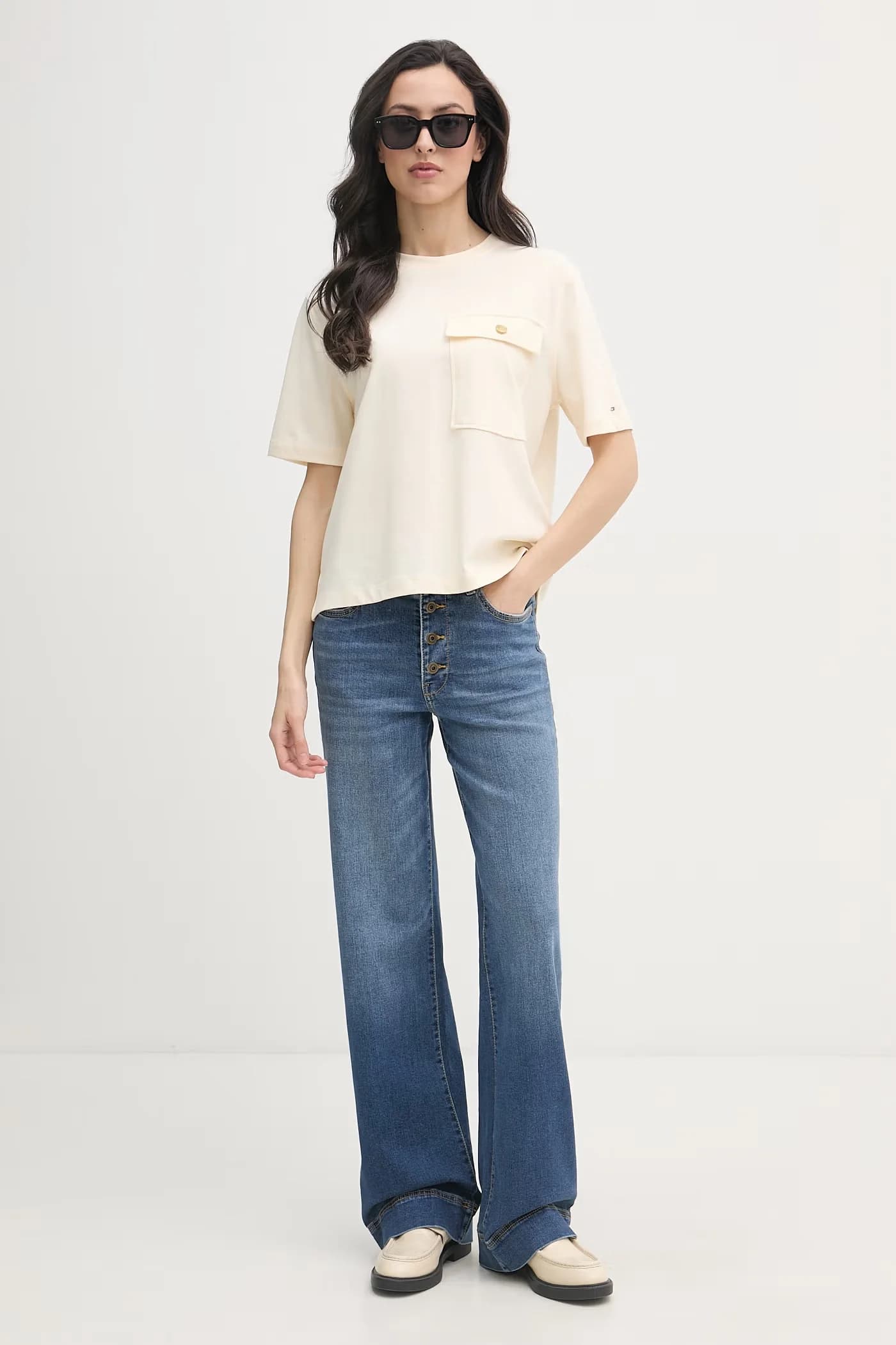 Женская хлопковая футболка бежевая для женщин - фото 2