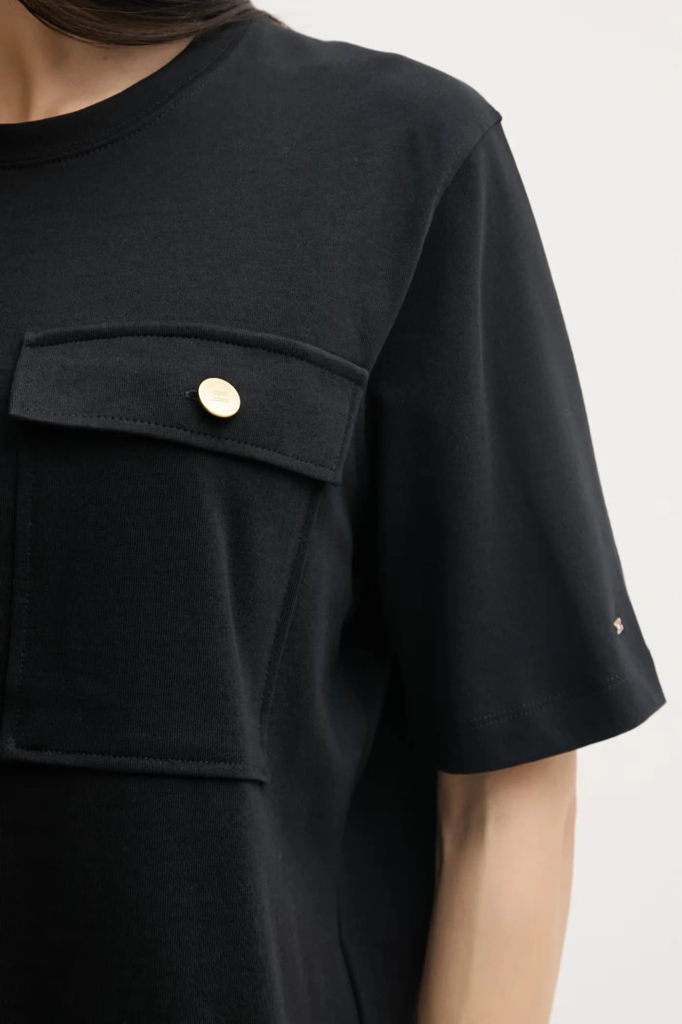 Женская хлопковая футболка черная для женщин - фото 5