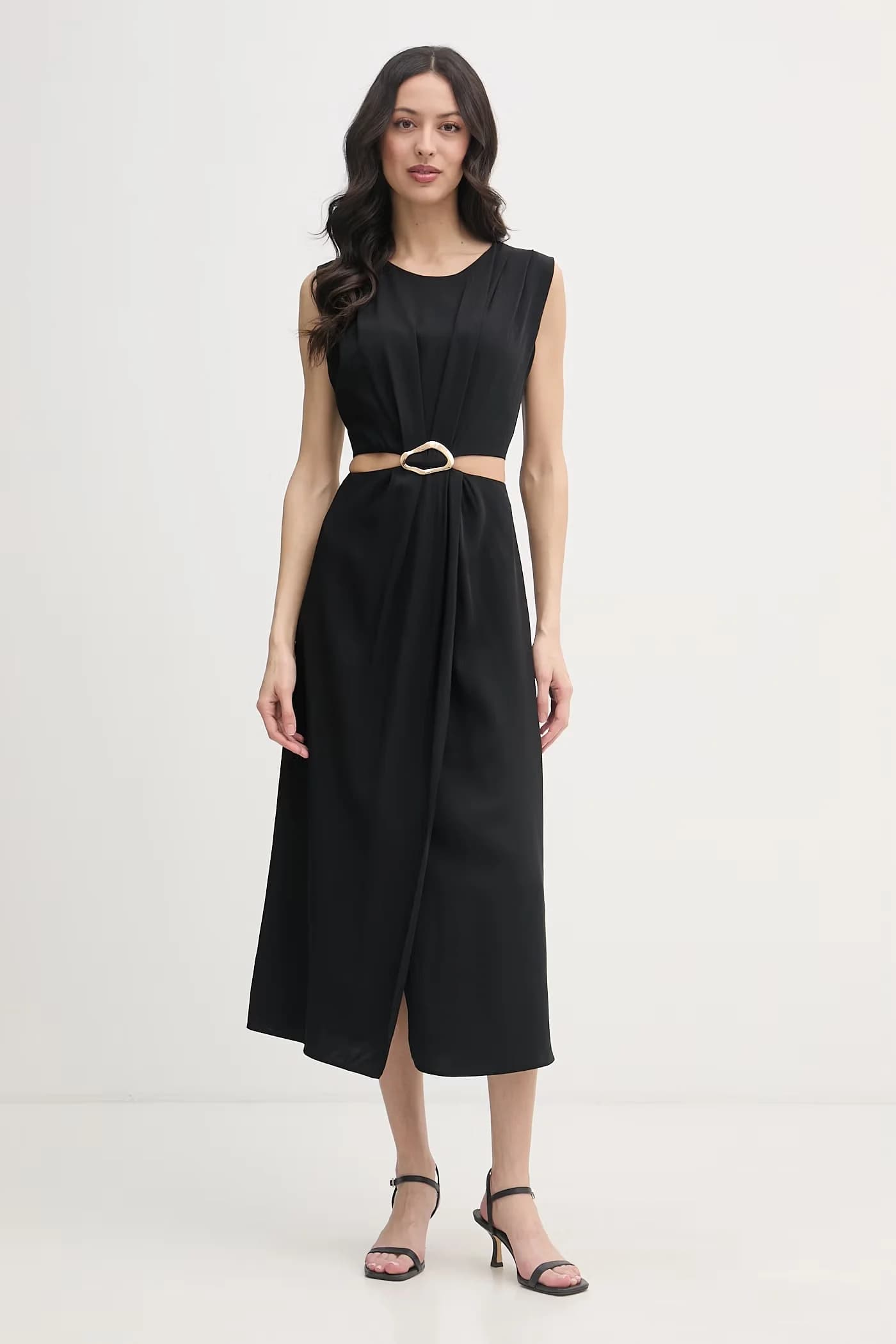 Изготовлен из вискозы.