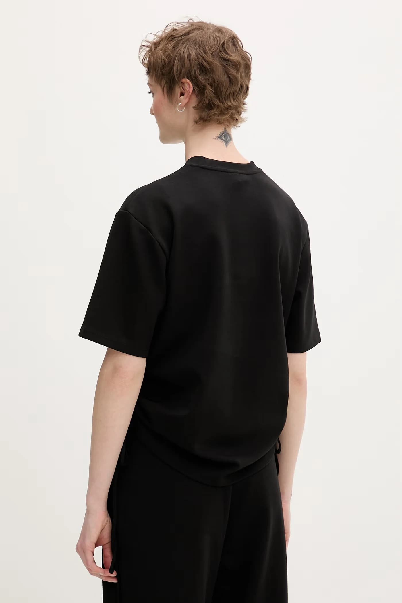 Женская футболка черная для женщин - фото 3